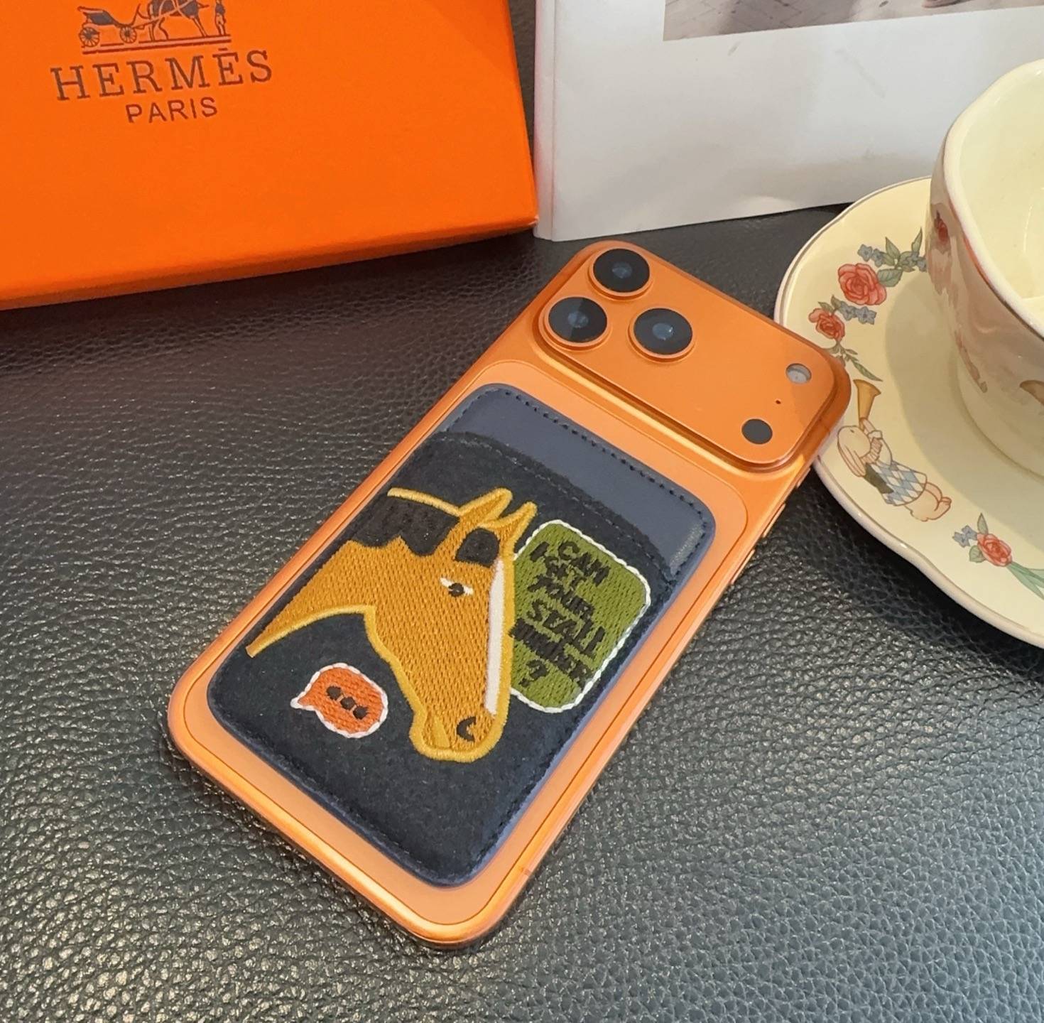 HERMES 愛馬仕 iPhone 18シリーズ対応 iPhoneケース スマホケース レディース ロゴ入り ステッチ カード収納 - 画像 9