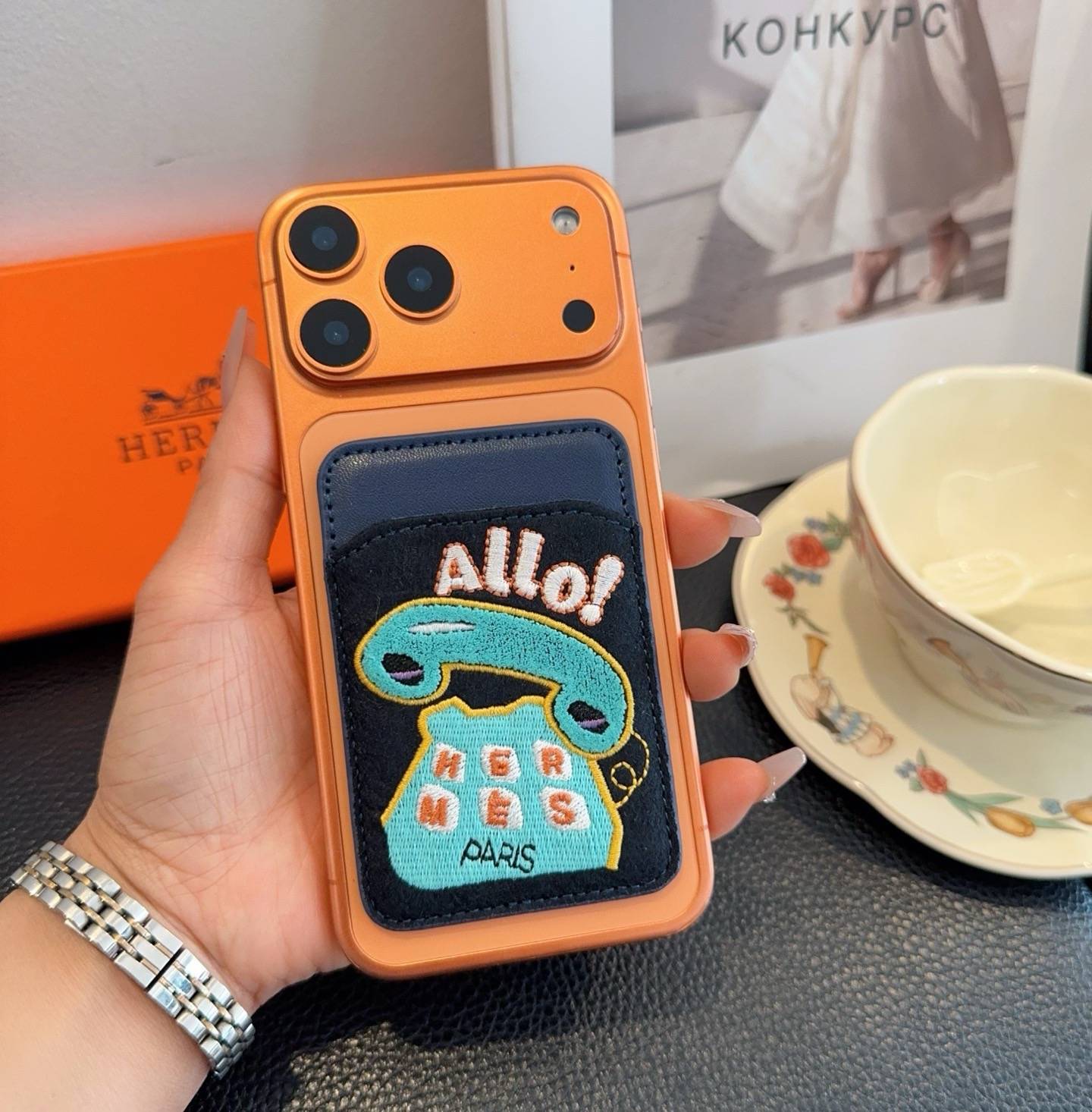 HERMES 愛馬仕 iPhone 18シリーズ対応 iPhoneケース スマホケース レディース ロゴ入り 手帳型 カード収納 - 画像 4