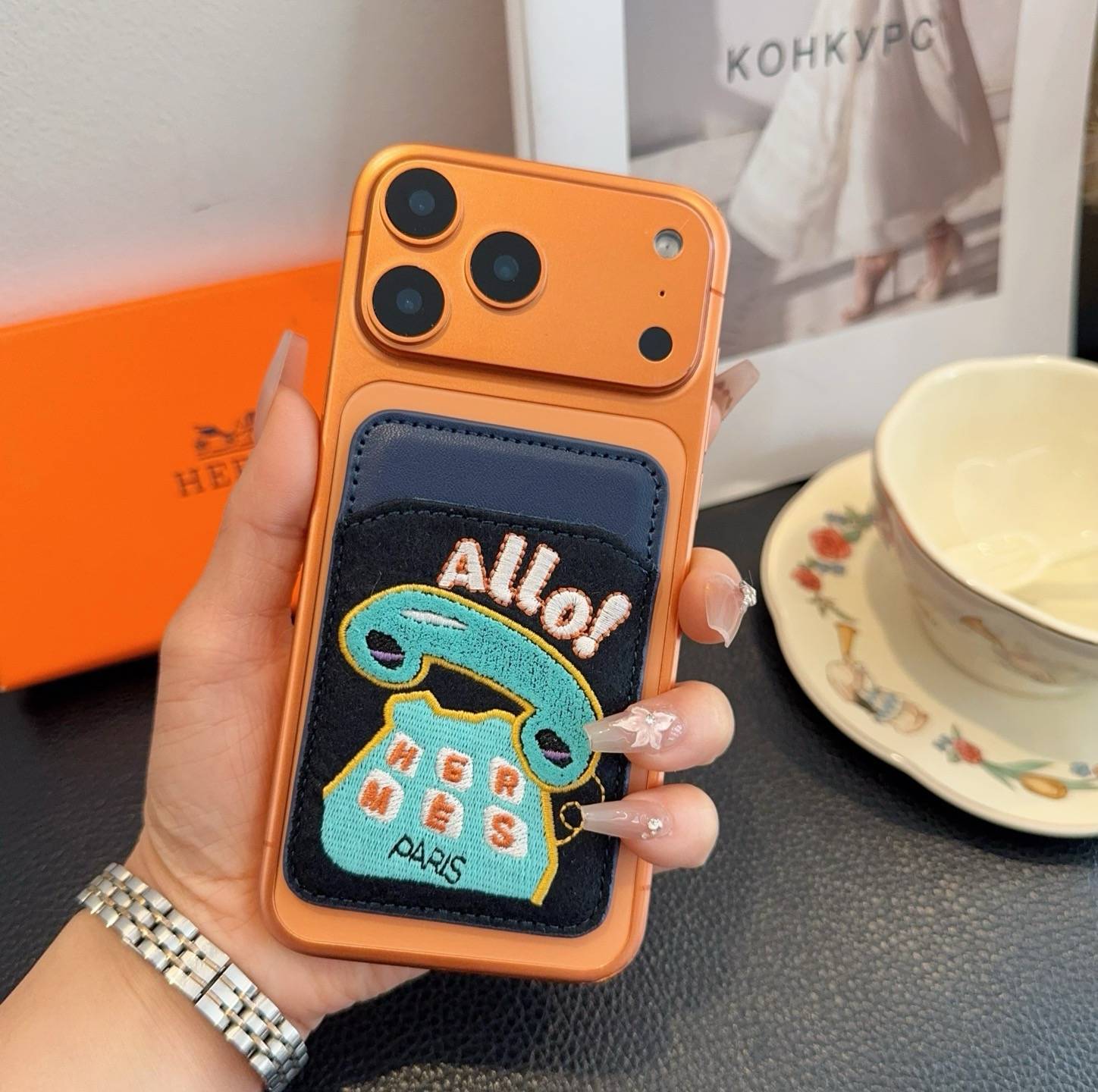 HERMES 愛馬仕 iPhone 18シリーズ対応 iPhoneケース スマホケース レディース ロゴ入り 手帳型 カード収納 - 画像 5