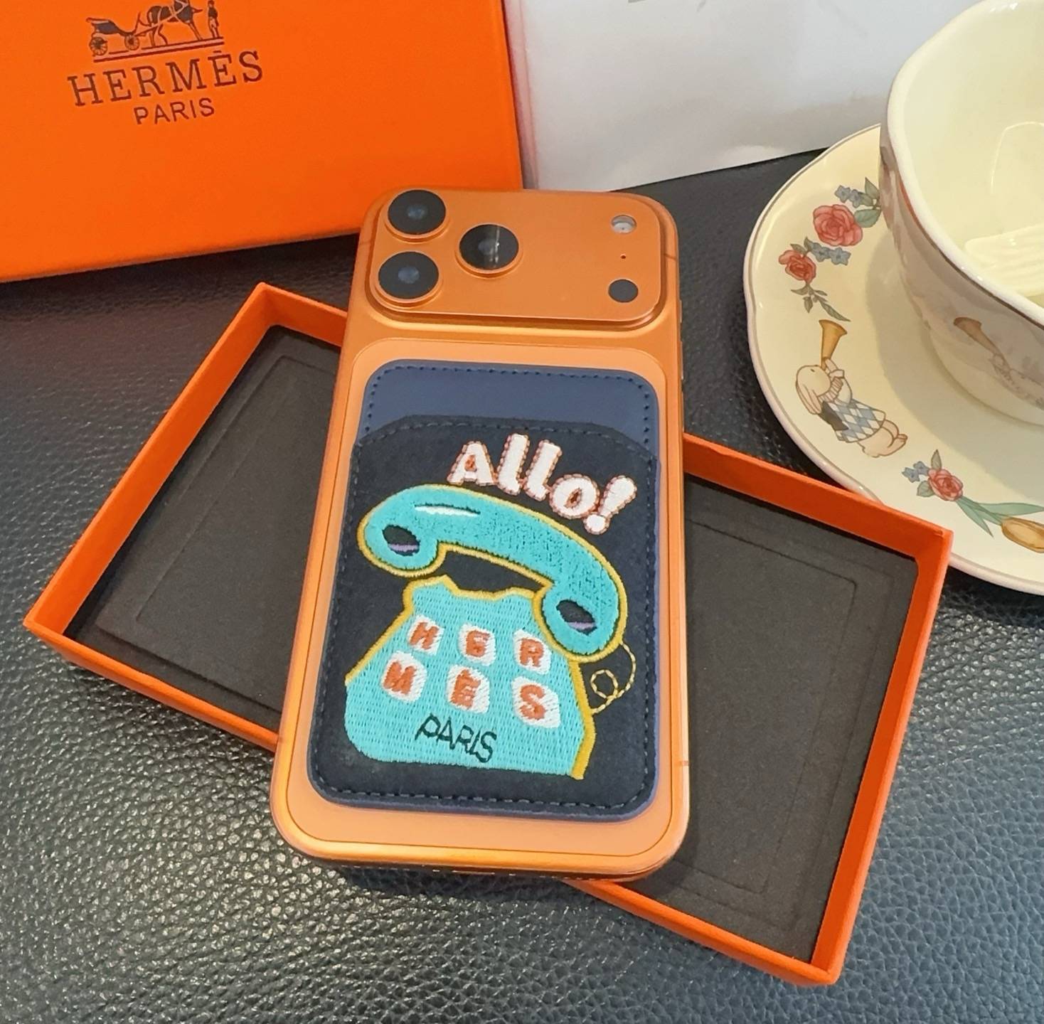 HERMES 愛馬仕 iPhone 18シリーズ対応 iPhoneケース スマホケース レディース ロゴ入り 手帳型 カード収納 - 画像 6