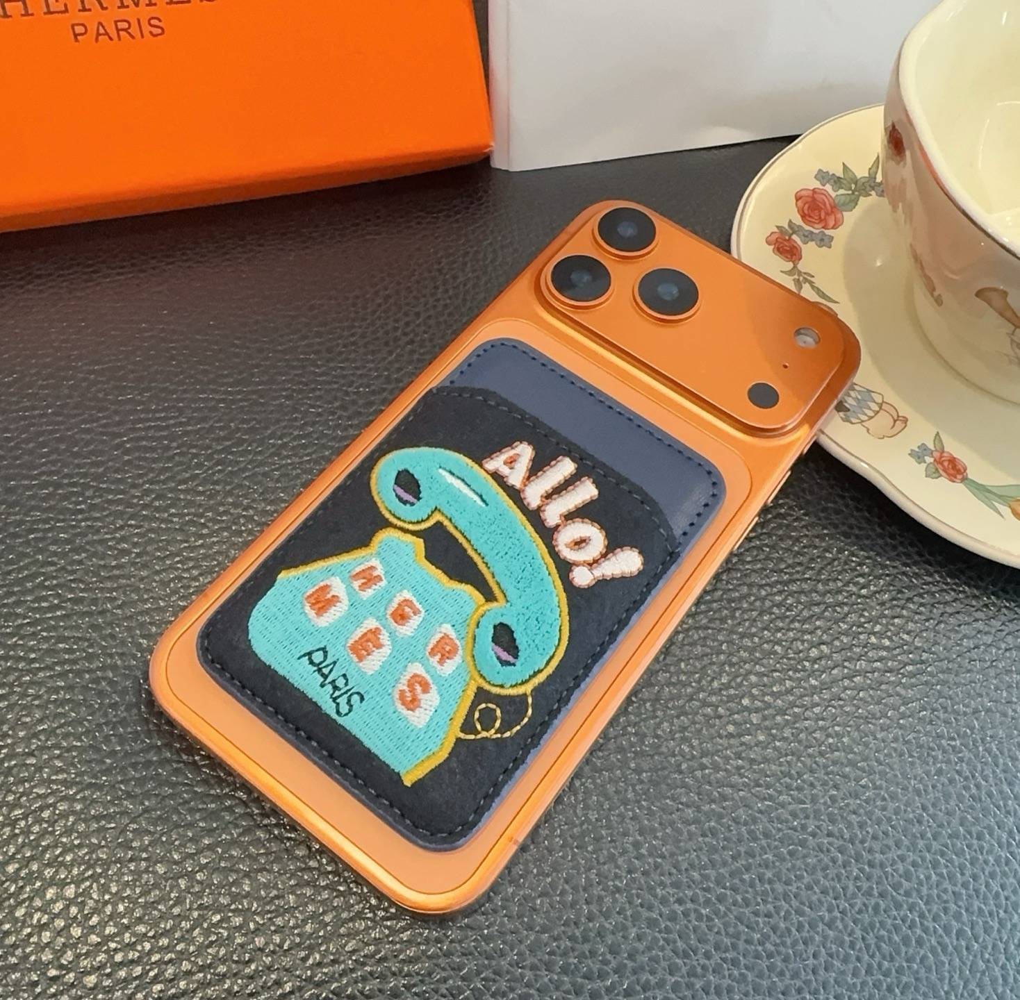 HERMES 愛馬仕 iPhone 18シリーズ対応 iPhoneケース スマホケース レディース ロゴ入り 手帳型 カード収納 - 画像 8