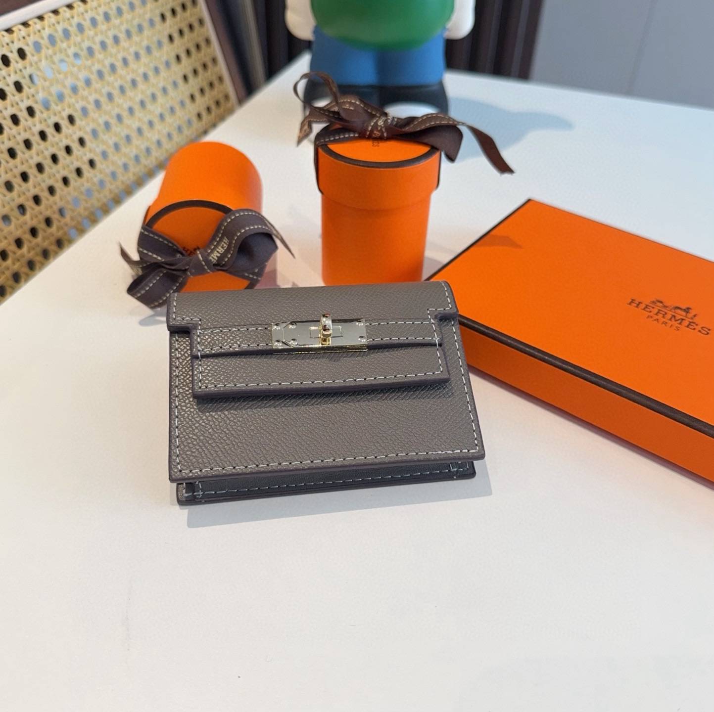 Hermes 愛馬仕 iPhoneケース スマホケース iPhone 18シリーズ対応 レディース ファンクション カード収納 トゥルースカーフ ベージュ - 画像 7