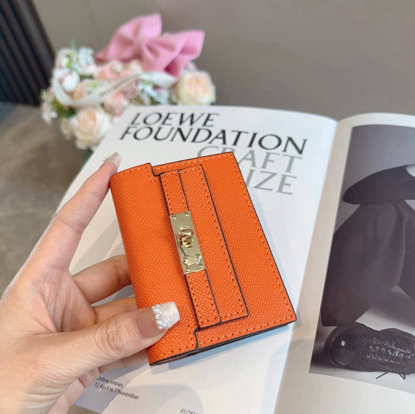 Hermes 愛馬仕 iPhoneケース スマホケース iPhone 18シリーズ対応 レディース ファンクション カード収納 オレンジ - 画像 2