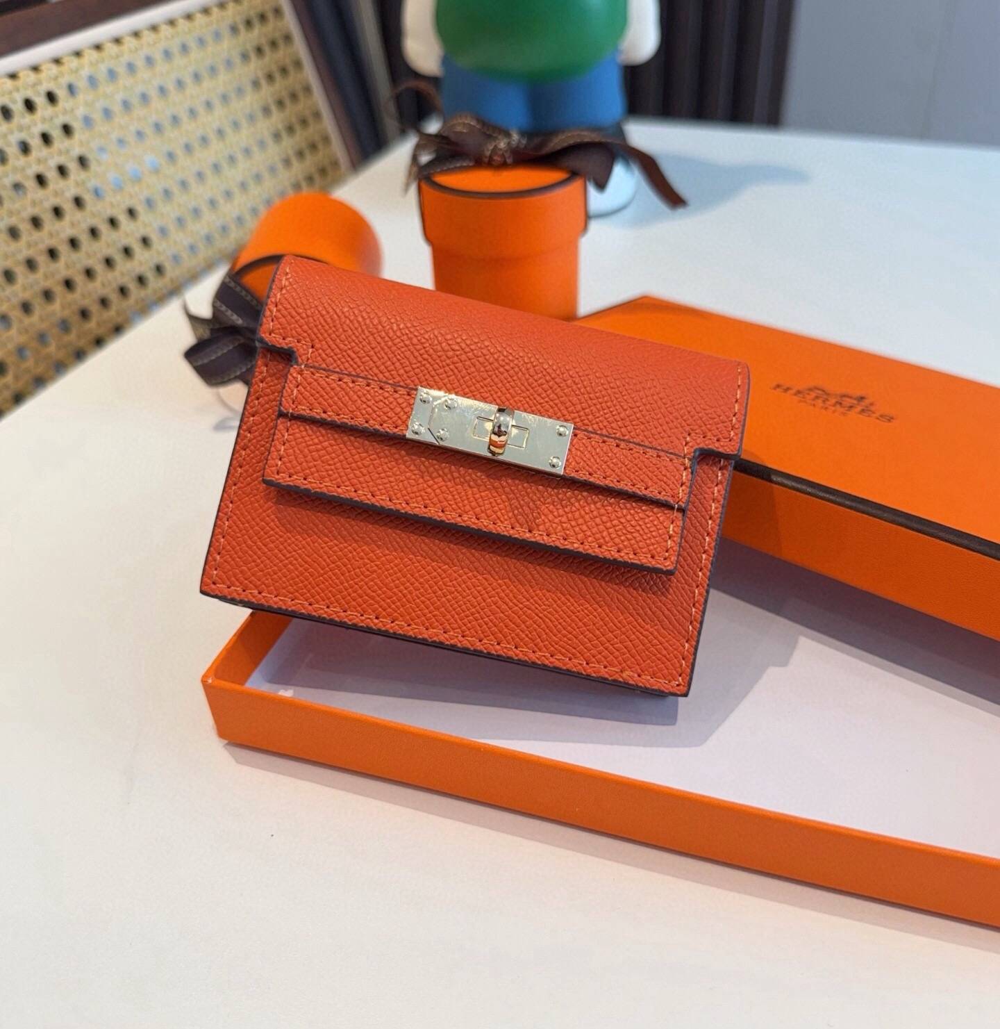 Hermes 愛馬仕 iPhoneケース スマホケース iPhone 18シリーズ対応 レディース ファンクション カード収納 オレンジ - 画像 4