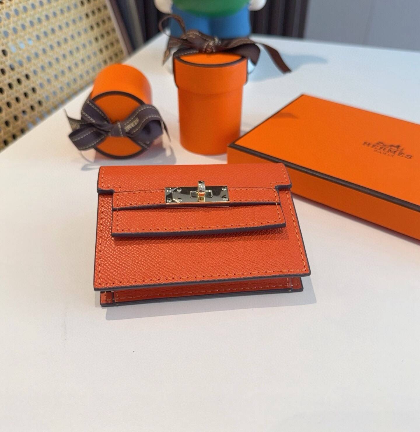 Hermes 愛馬仕 iPhoneケース スマホケース iPhone 18シリーズ対応 レディース ファンクション カード収納 オレンジ - 画像 9