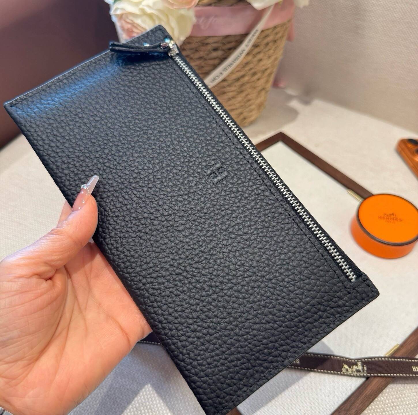 Hermes ヘルメス iPhoneケース スマホケース iPhone 18シリーズ対応 レディース ロゴ入り カード収納 - 画像 2