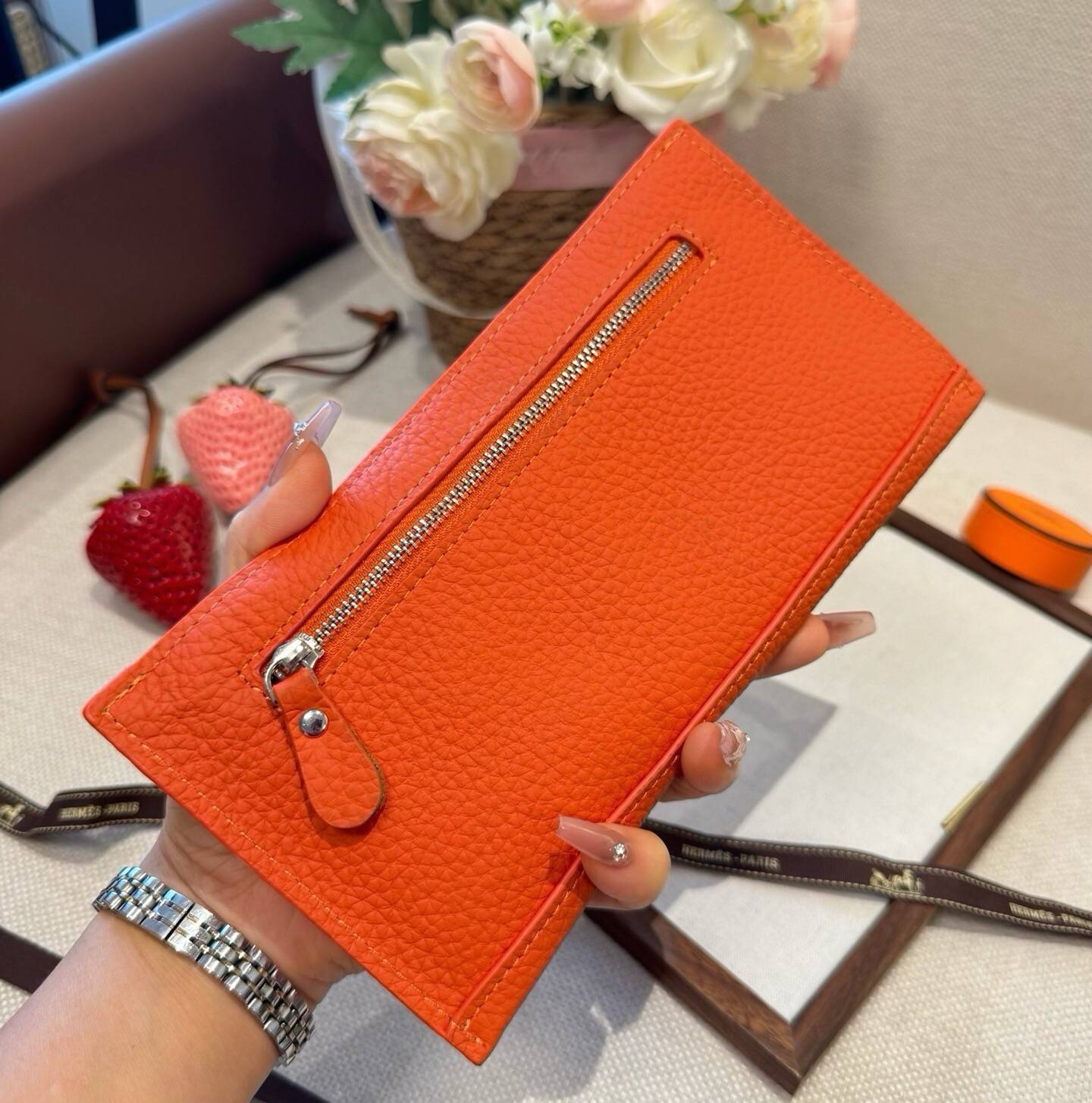 Hermes 愛馬仕 iPhone 18シリーズ対応 iPhoneケース スマホケース レディース ロゴ入り カード収納 - 画像 2