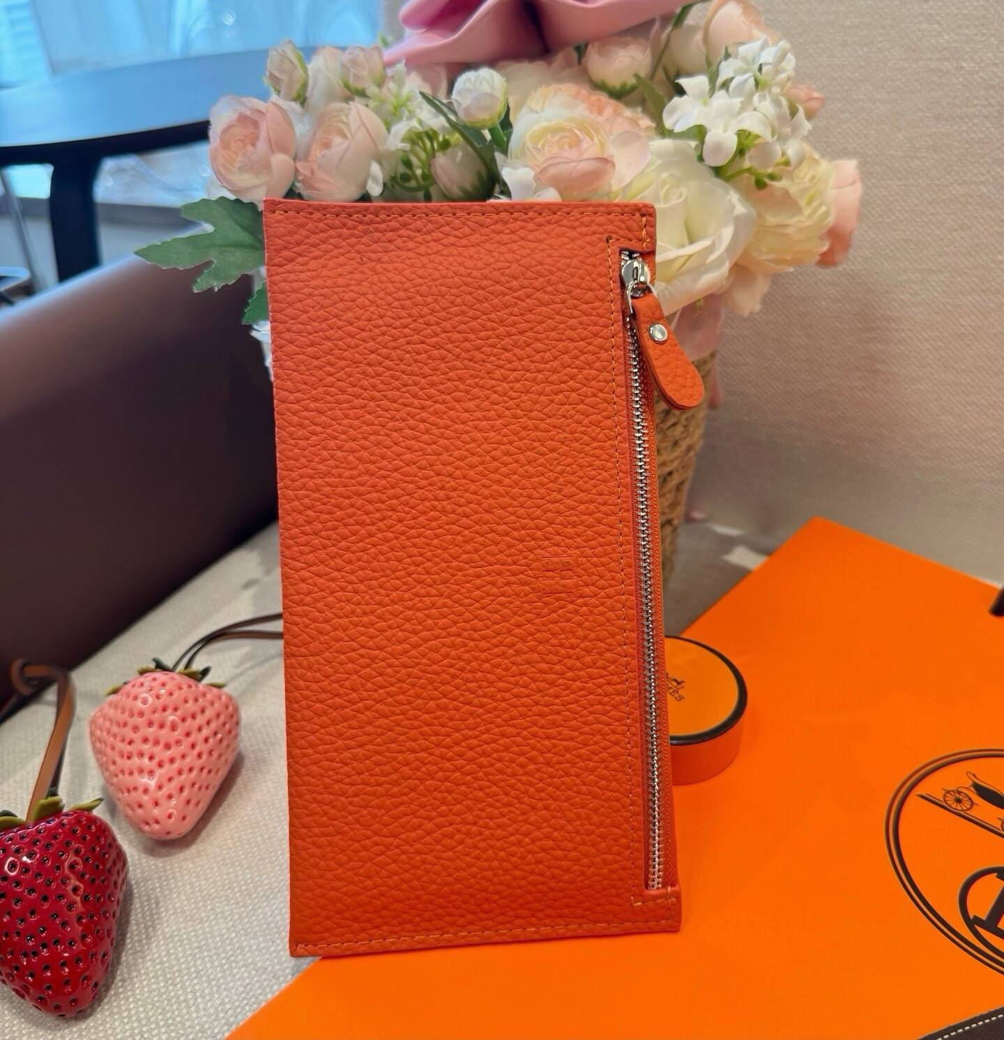 Hermes 愛馬仕 iPhone 18シリーズ対応 iPhoneケース スマホケース レディース ロゴ入り カード収納 - 画像 3