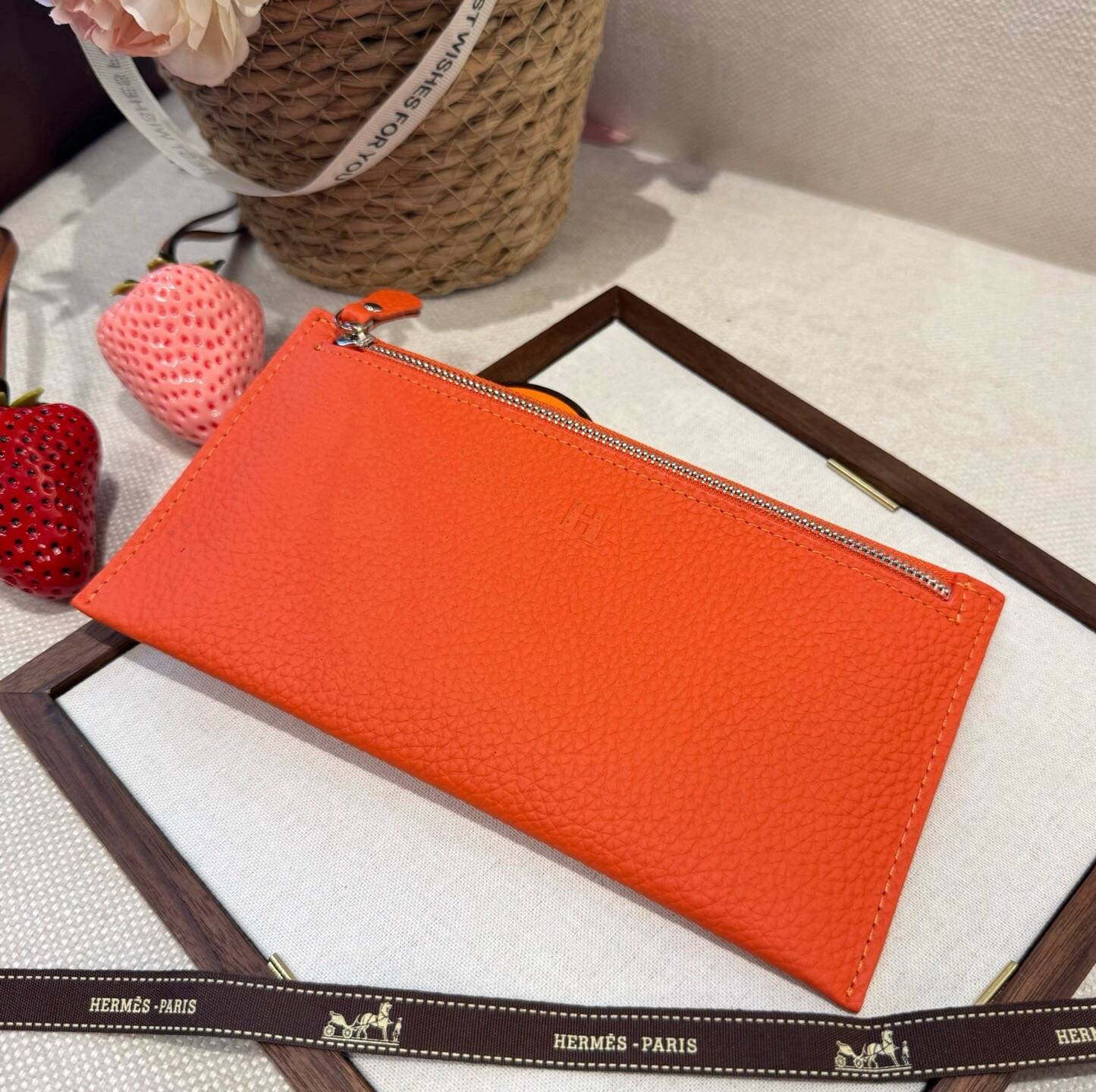 Hermes 愛馬仕 iPhone 18シリーズ対応 iPhoneケース スマホケース レディース ロゴ入り カード収納 - 画像 7