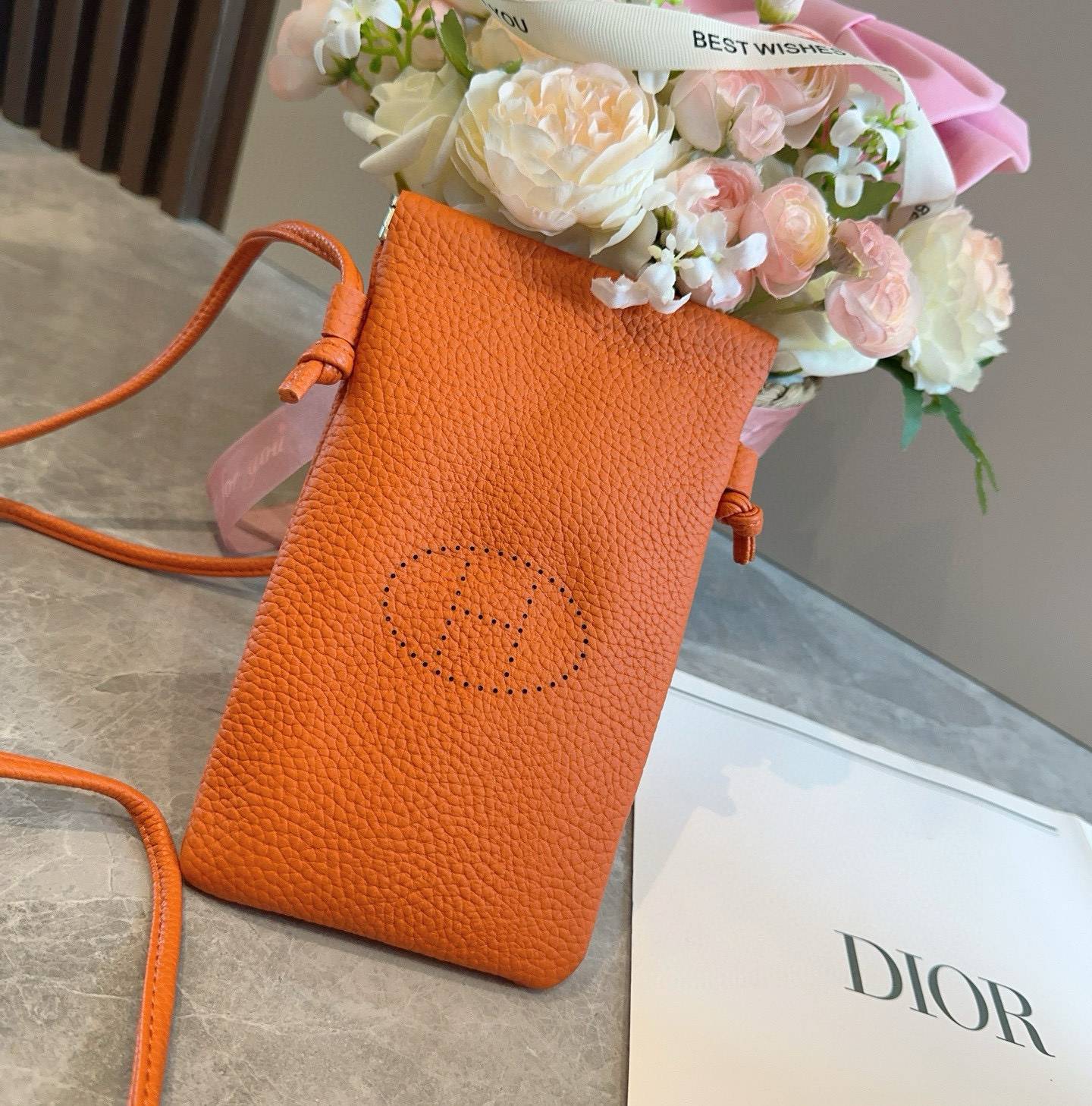 DIOR ディオール iPhoneケース スマホケース iPhone 18シリーズ対応 レディース ショルダー付き ロゴ入り オレンジ - 画像 4