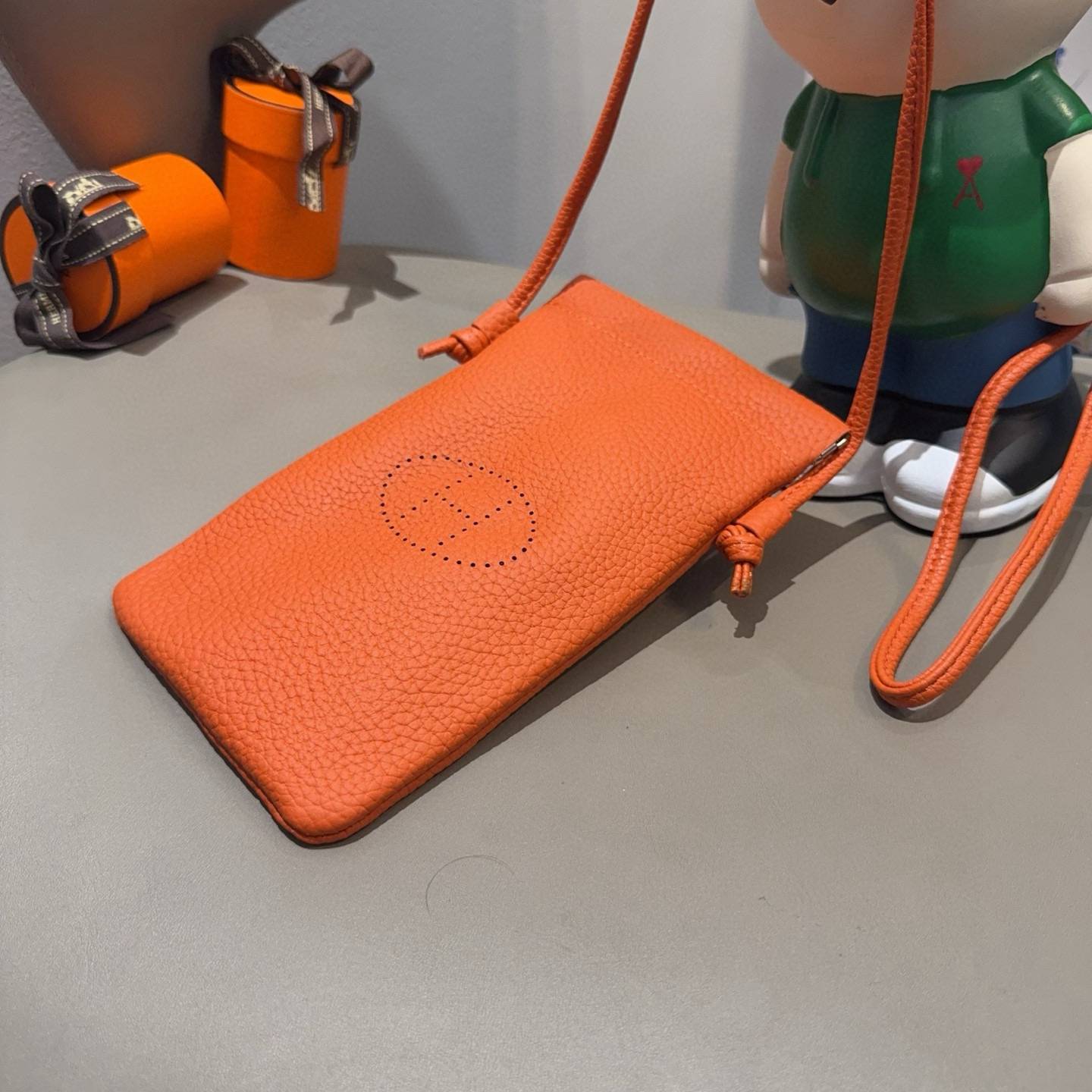 DIOR ディオール iPhoneケース スマホケース iPhone 18シリーズ対応 レディース ショルダー付き ロゴ入り オレンジ - 画像 6