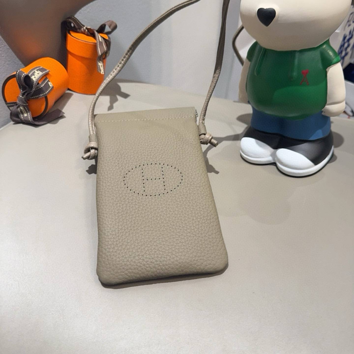 P70 ヘルメス iPhoneケース スマホケース iPhone 18シリーズ対応 レディース ショルダー付き ロゴ入り カラー展開 - 画像 6