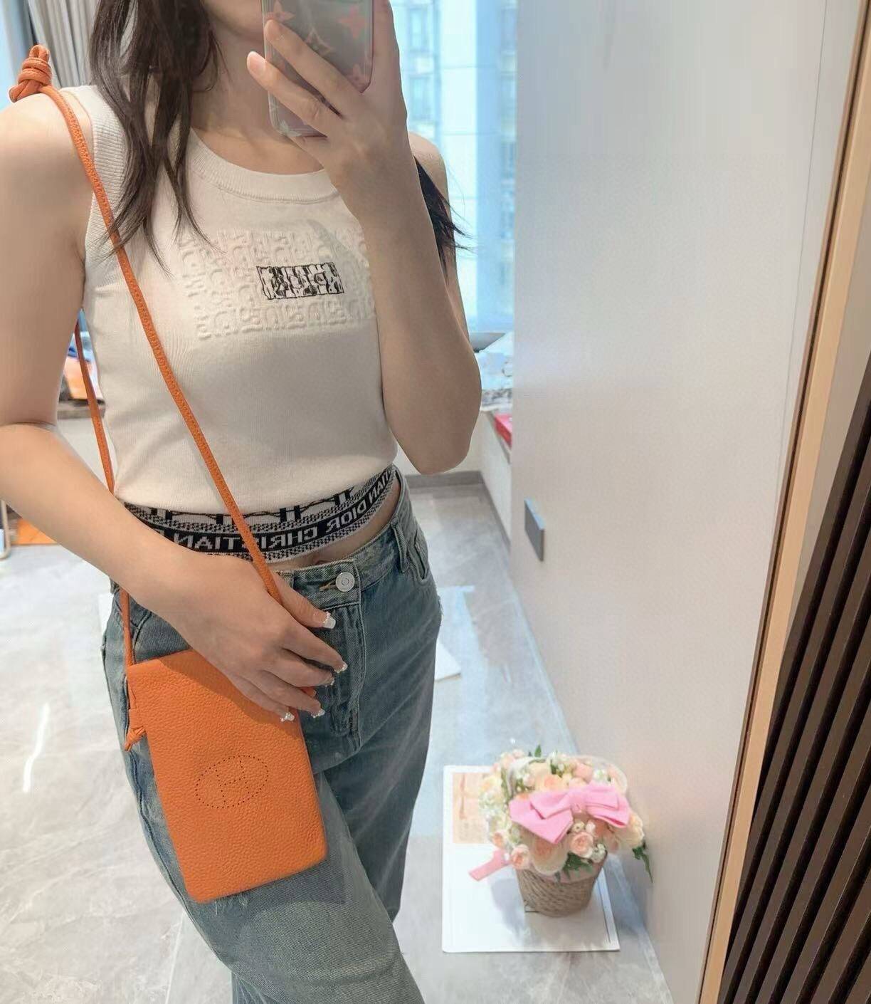 DIOR ディオール iPhoneケース スマホケース iPhone 18シリーズ対応 レディース ショルダー付き カード収納 ロゴ入り オレンジ - 画像 9