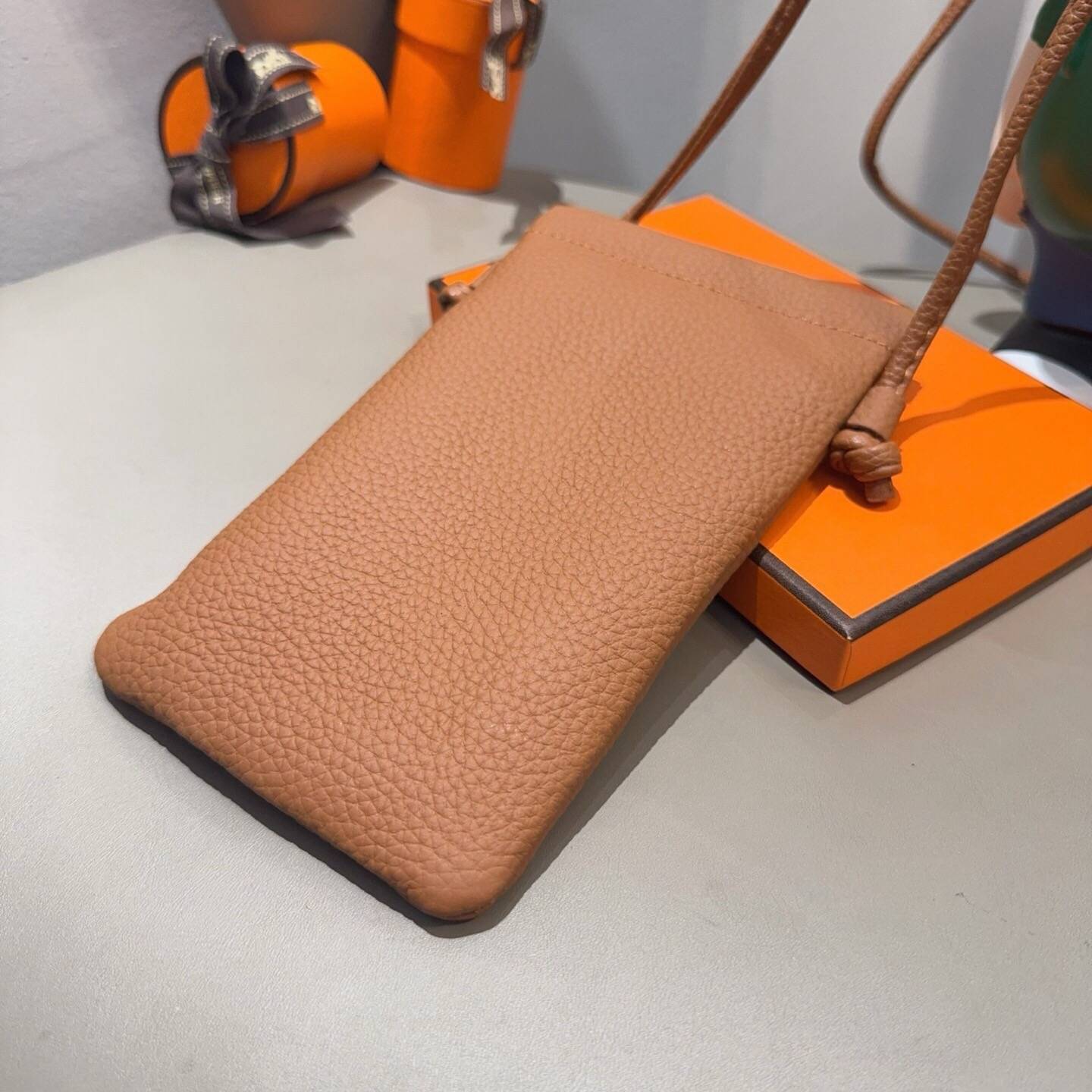 P70 ランディンブック iPhone 18シリーズ対応 iPhoneケース スマホケース 全機種対応 レディース ショルダー付き ロゴ入り - 画像 9