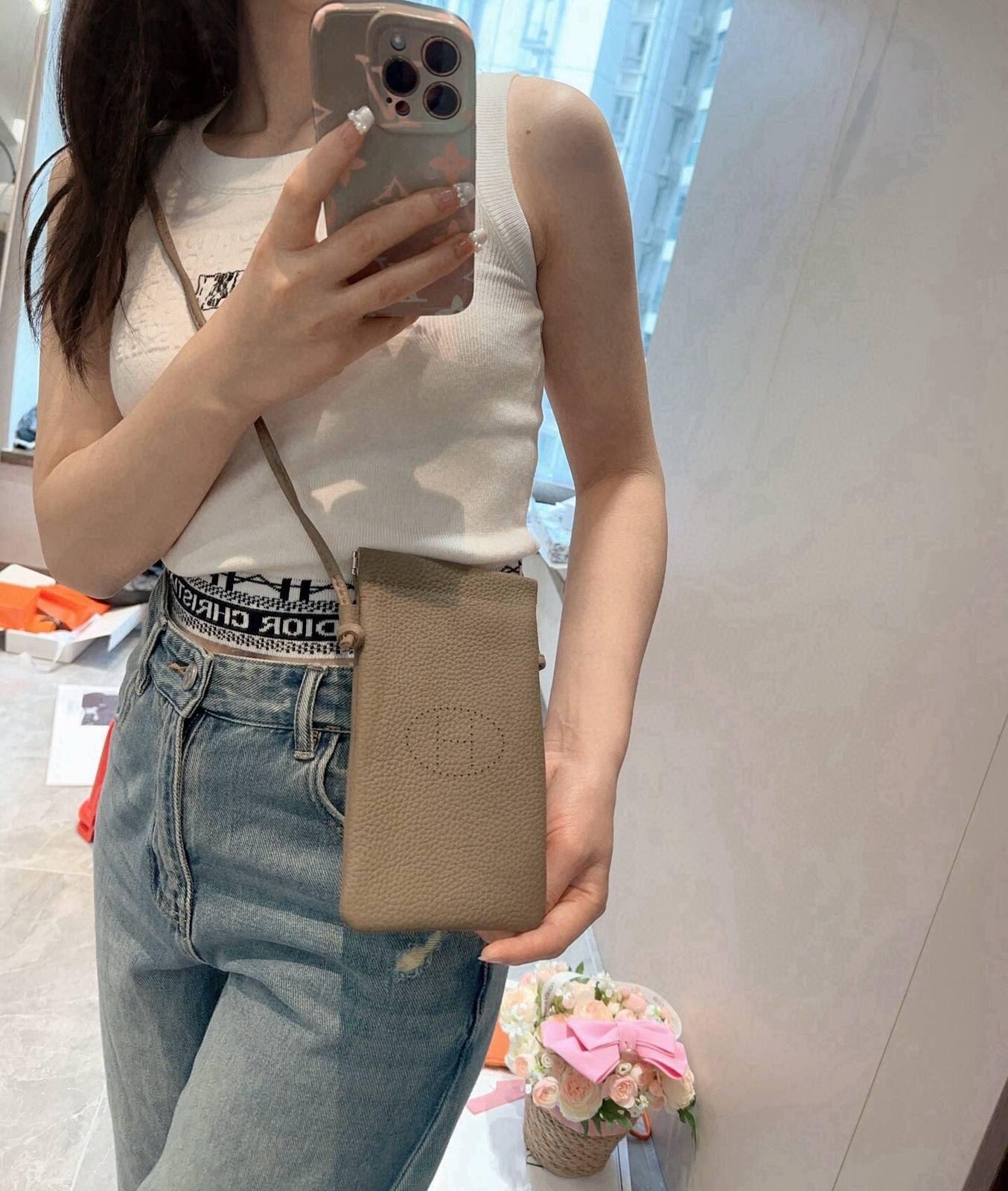 Hermes ヘルメス iPhone 18シリーズ対応 iPhoneケース スマホケース レディース ロゴ入り ショルダー付き ミニバッグ グリーン - 画像 2