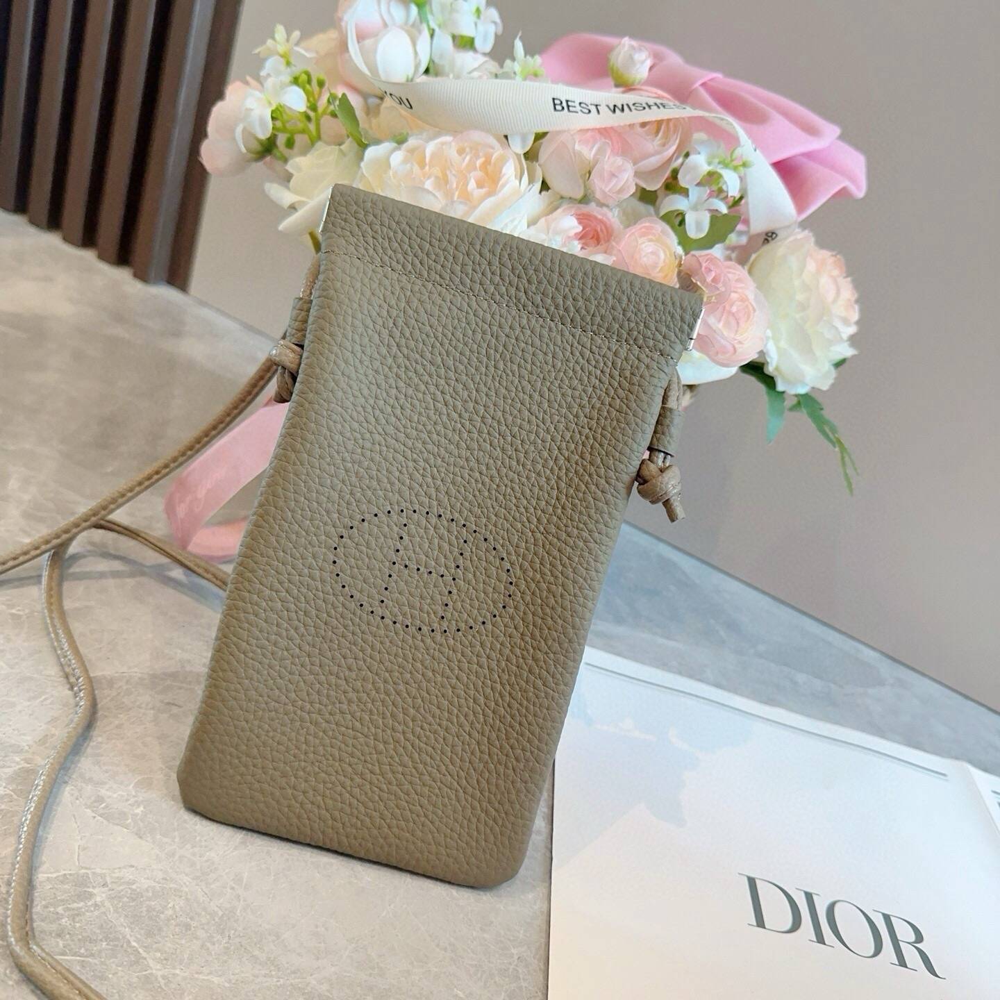 Hermes ヘルメス iPhone 18シリーズ対応 iPhoneケース スマホケース レディース ロゴ入り ショルダー付き ミニバッグ グリーン - 画像 4