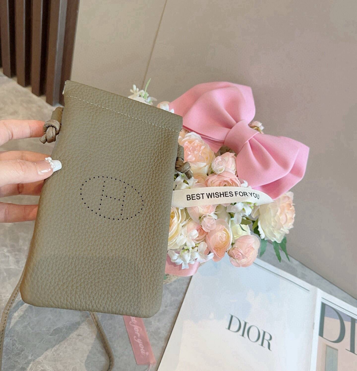 Hermes ヘルメス iPhone 18シリーズ対応 iPhoneケース スマホケース レディース ロゴ入り ショルダー付き ミニバッグ グリーン - 画像 8