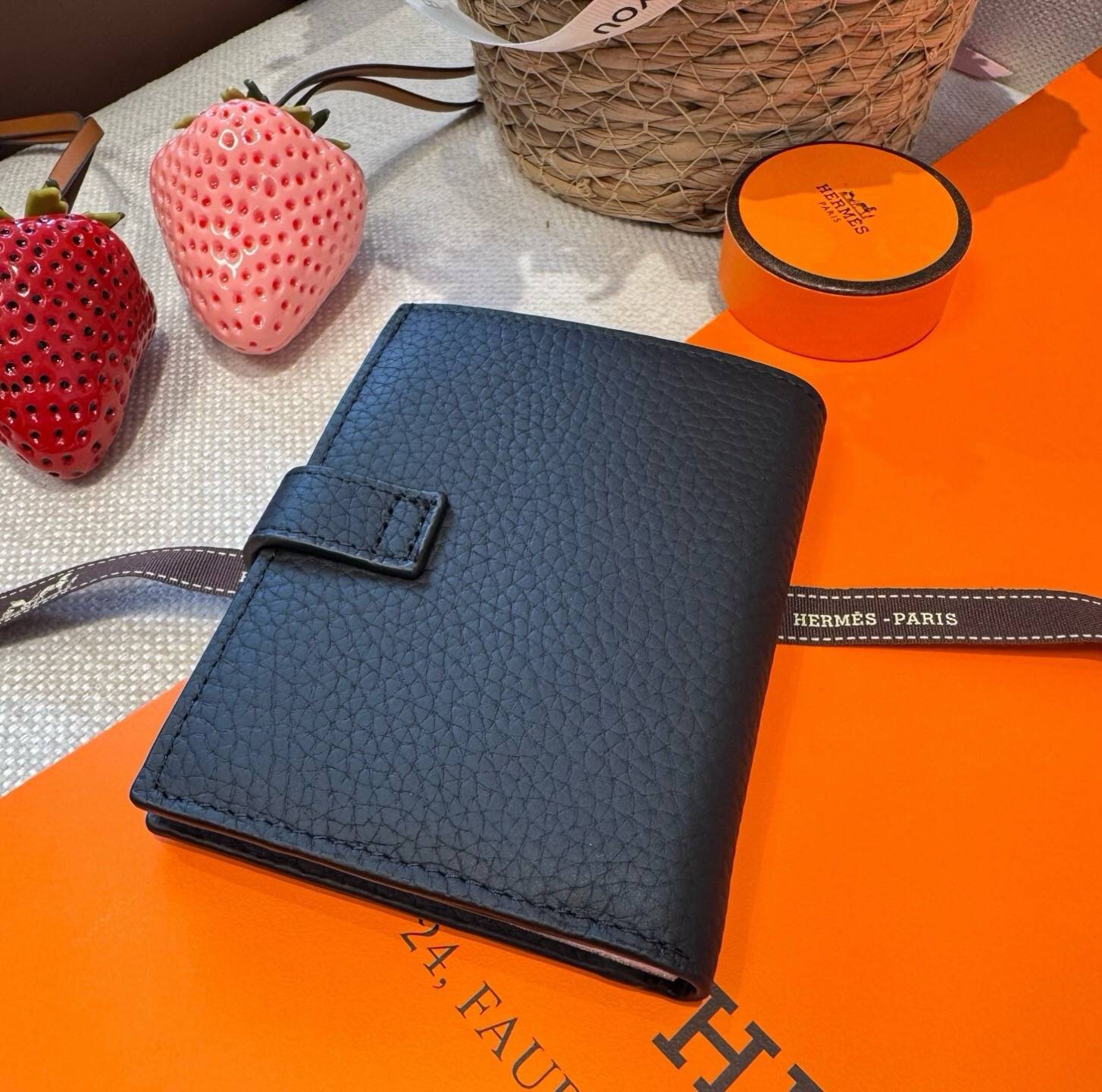 Hermes エルメス iPhone 18シリーズ対応 iPhoneケース スマホケース レディース ロゴ ポーチ カード収納 - 画像 3