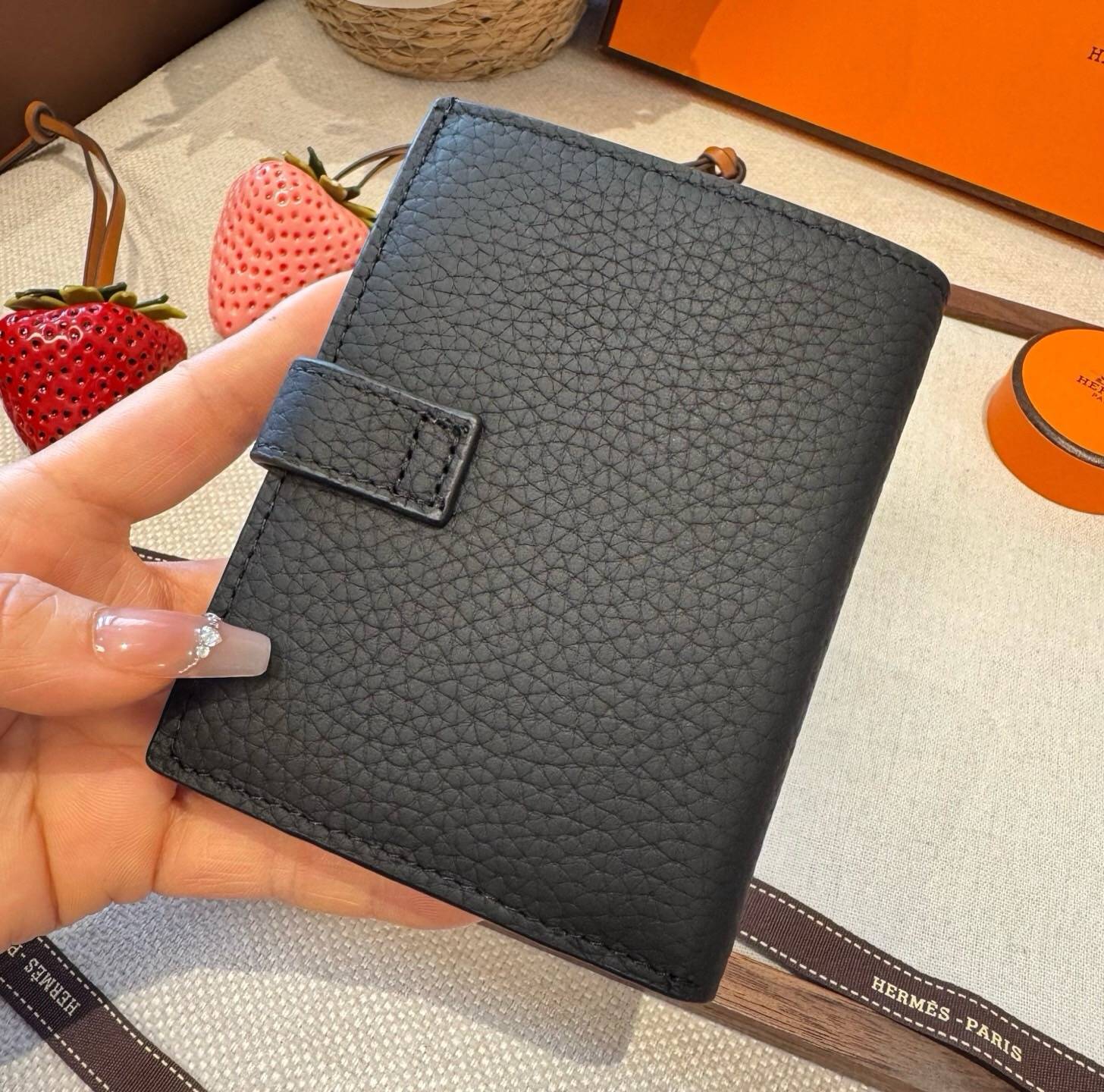 Hermes エルメス iPhone 18シリーズ対応 iPhoneケース スマホケース レディース ロゴ ポーチ カード収納 - 画像 4