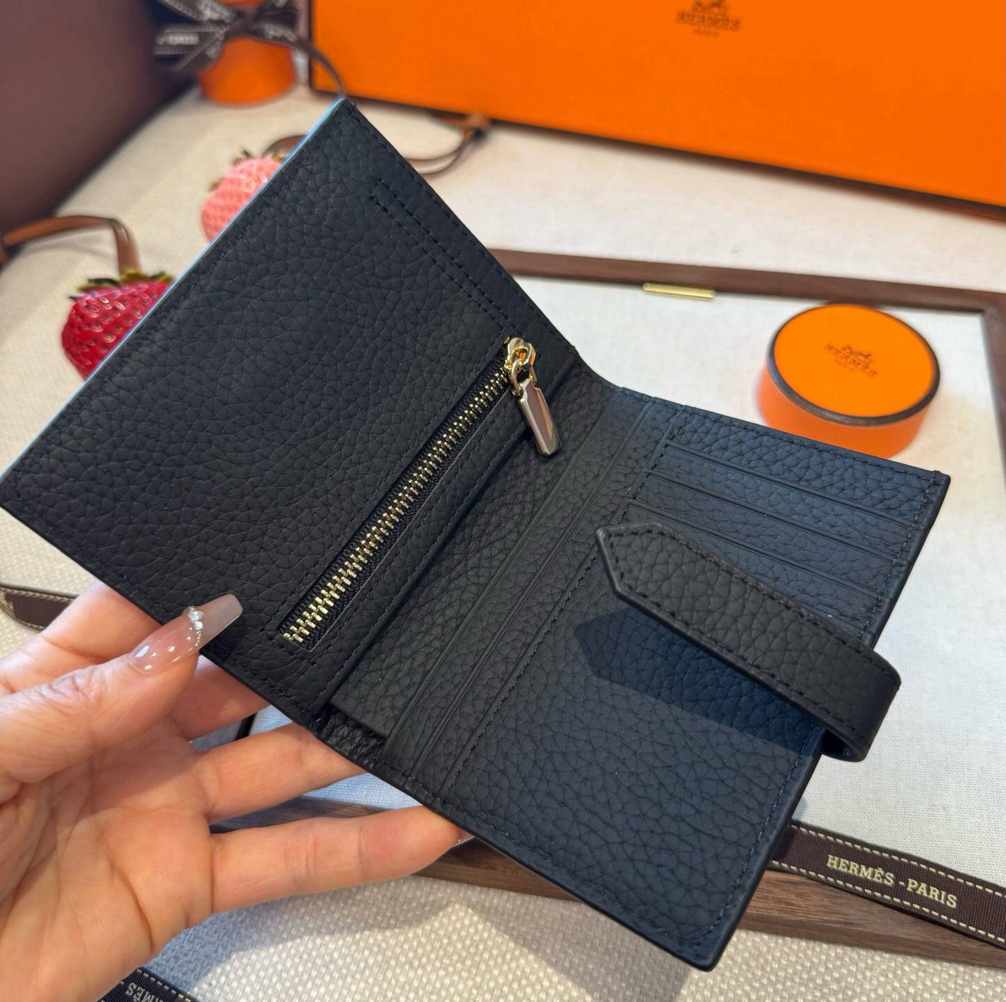 Hermes エルメス iPhone 18シリーズ対応 iPhoneケース スマホケース レディース ロゴ ポーチ カード収納 - 画像 5