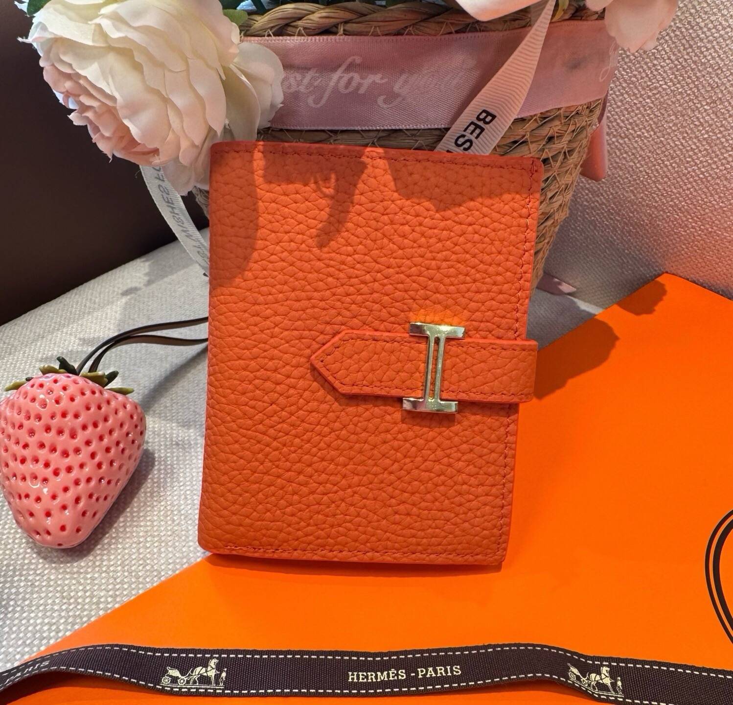 HERMES 愛馬仕 iPhone 18シリーズ対応 iPhoneケース スマホケース レディース ロゴ入り カード収納