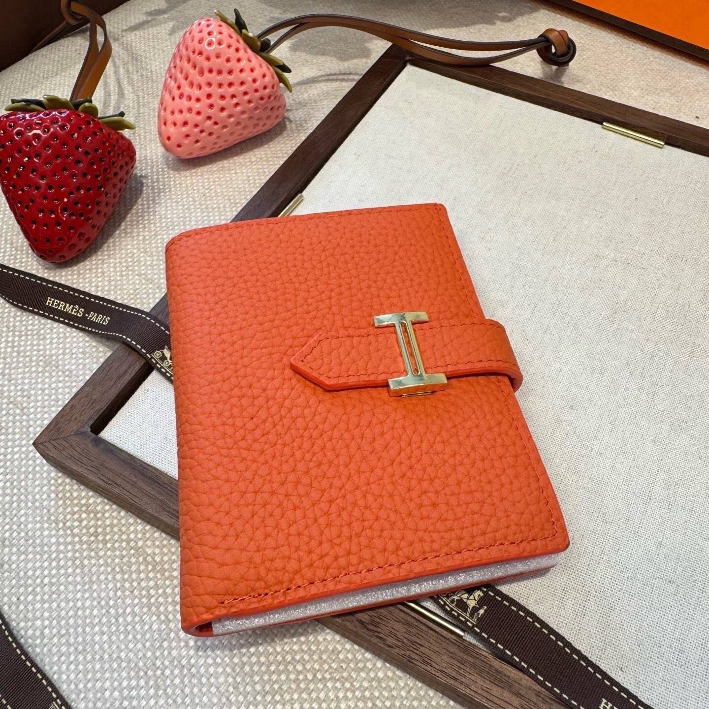HERMES 愛馬仕 iPhone 18シリーズ対応 iPhoneケース スマホケース レディース ロゴ入り カード収納 - 画像 8