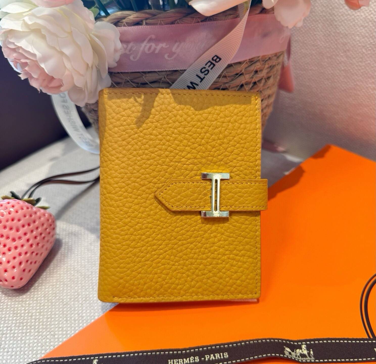 HERMES 愛馬仕 iPhoneケース スマホケース 全機種対応 レディース ロゴ付き カード収納 - 画像 2