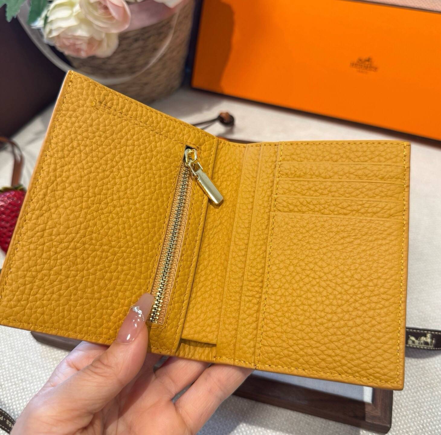 HERMES 愛馬仕 iPhoneケース スマホケース 全機種対応 レディース ロゴ付き カード収納 - 画像 6