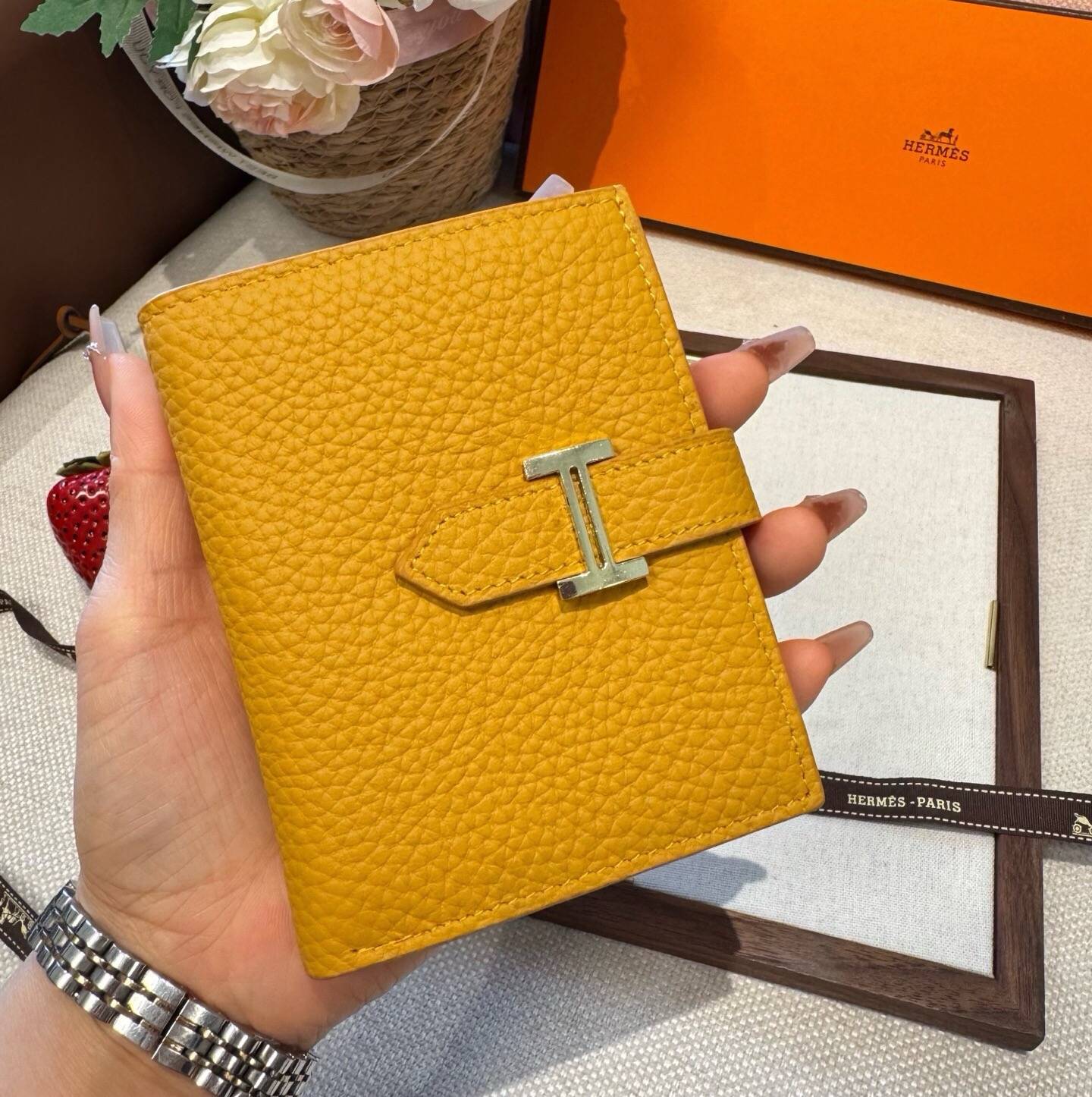 HERMES 愛馬仕 iPhoneケース スマホケース 全機種対応 レディース ロゴ付き カード収納 - 画像 8
