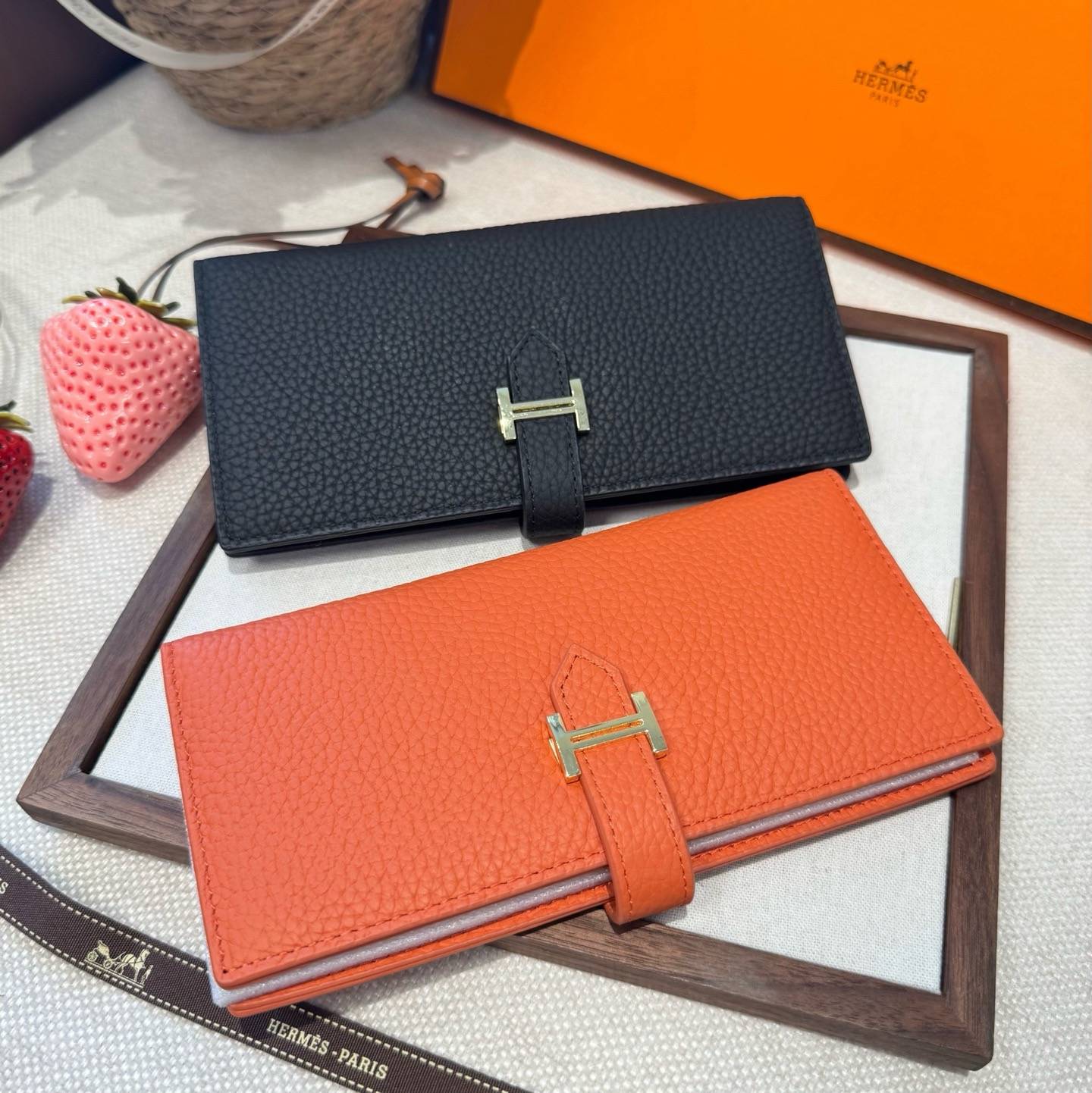 HERMES ハーマンズ iPhone 18シリーズ対応 iPhoneケース スマホケース レディース ロゴ入り ファスナー付き カード収納 - 画像 9