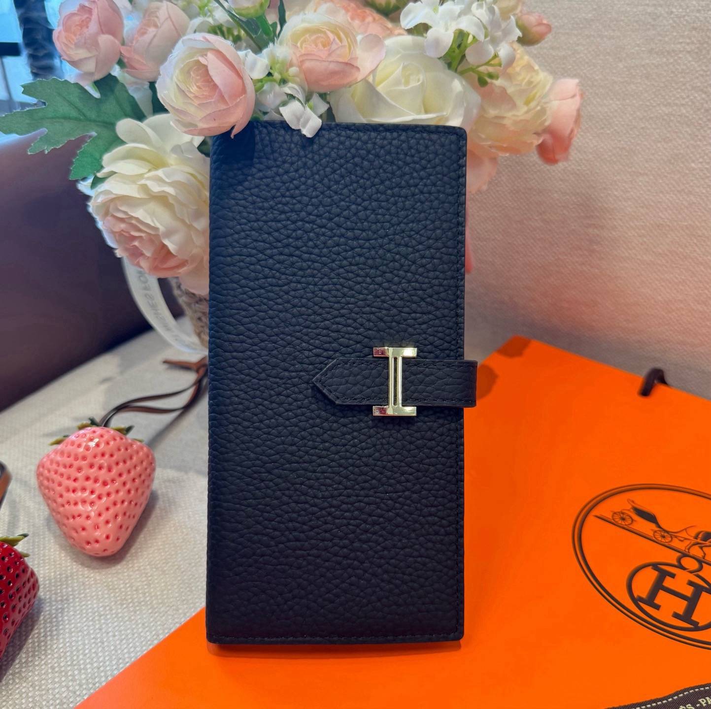 HERMES 愛馬仕 iPhoneケース スマホケース 全機種対応 レディース ロゴ入り手帳型 カード収納 - 画像 3
