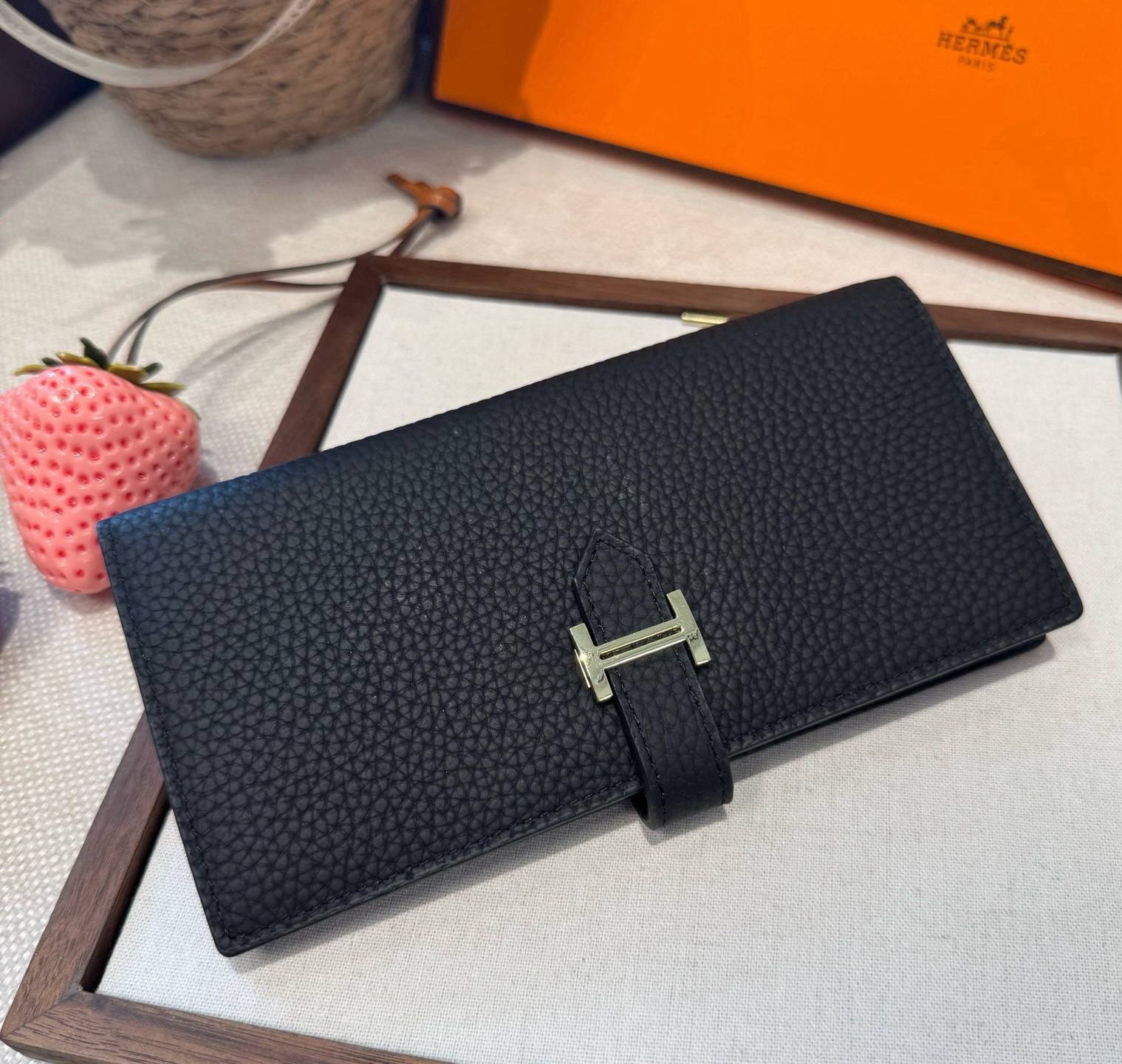 HERMES 愛馬仕 iPhoneケース スマホケース 全機種対応 レディース ロゴ入り手帳型 カード収納 - 画像 7