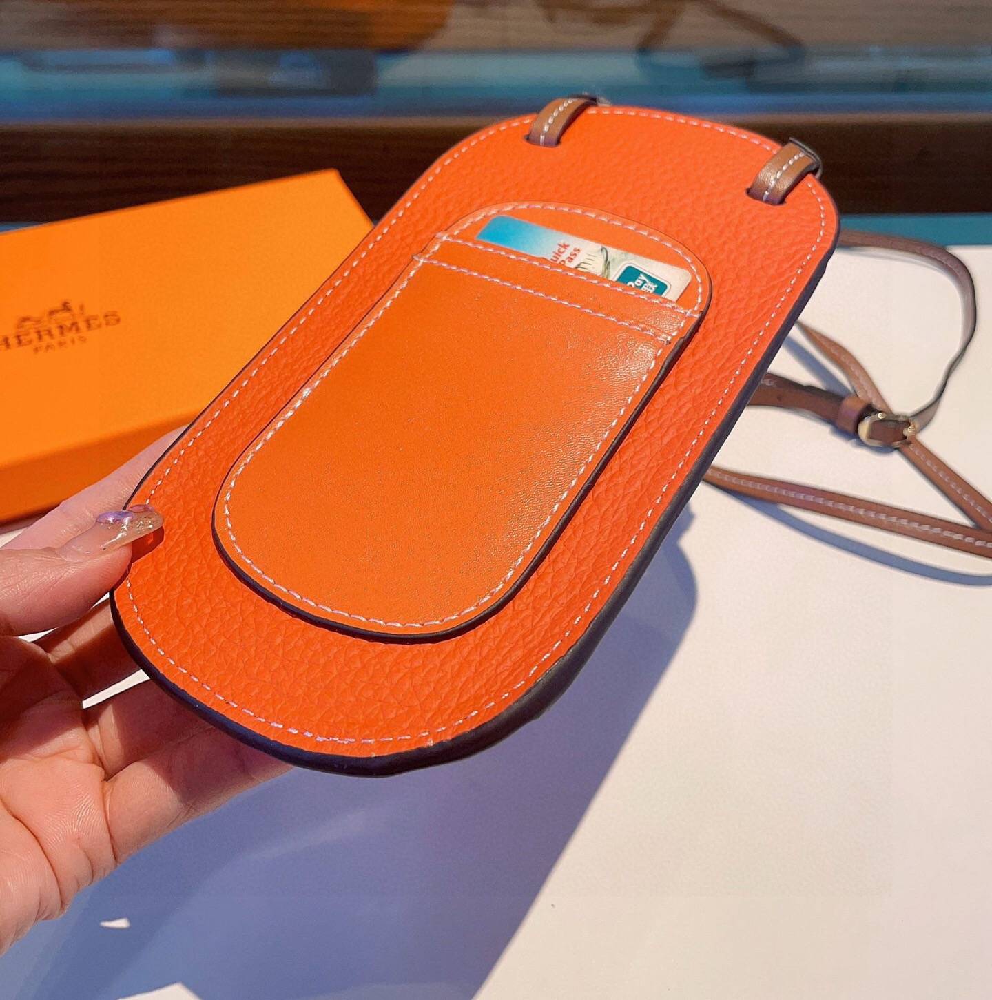 HERMES 愛馬仕 iPhoneケース スマホケース 全機種対応 レディース ロゴ iPhoneケース カード収納付き - 画像 9