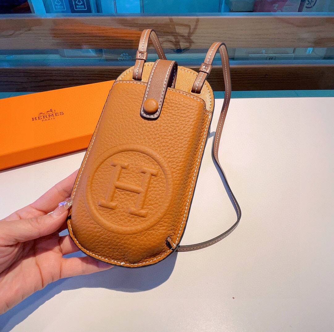 HERMES 愛馬仕 iPhoneケース スマホケース iPhone 18シリーズ対応 レディース ショルダー付き カード収納 ロゴ入り - 画像 4