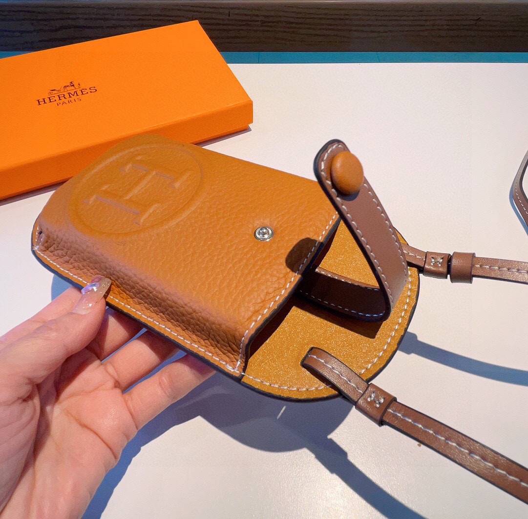 HERMES 愛馬仕 iPhoneケース スマホケース iPhone 18シリーズ対応 レディース ショルダー付き カード収納 ロゴ入り - 画像 7