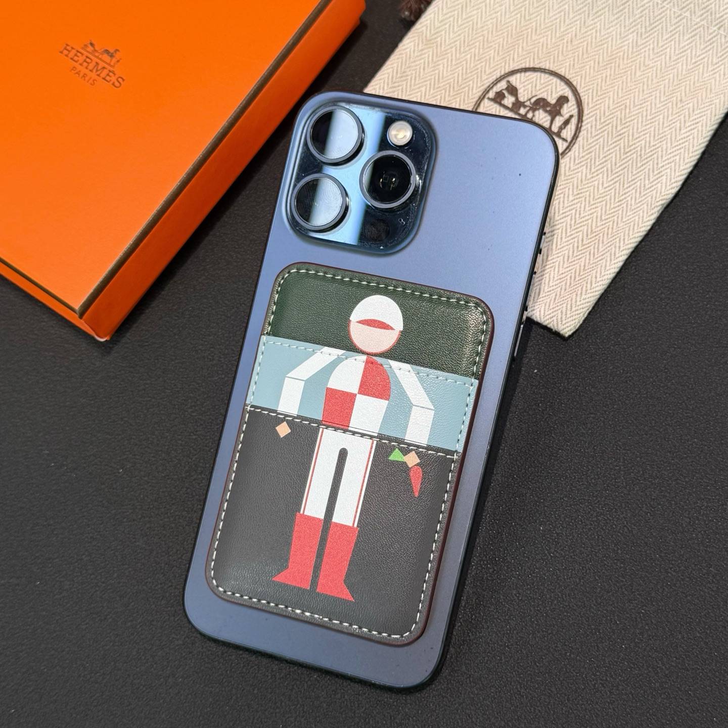 HERMES 愛馬仕 iPhone 18シリーズ対応 iPhoneケース スマホケース 全機種対応 レディース ロゴ入り カード収納 - 画像 3