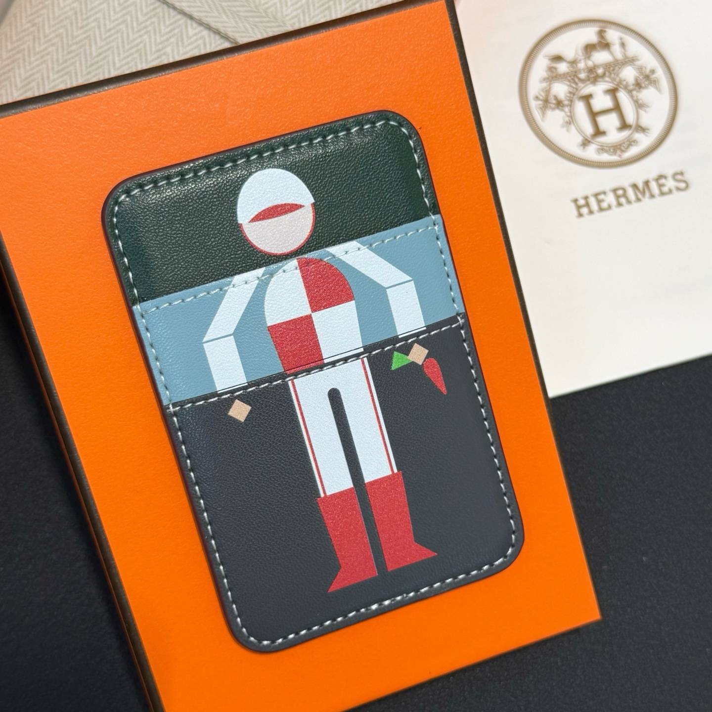 HERMES 愛馬仕 iPhone 18シリーズ対応 iPhoneケース スマホケース 全機種対応 レディース ロゴ入り カード収納 - 画像 5