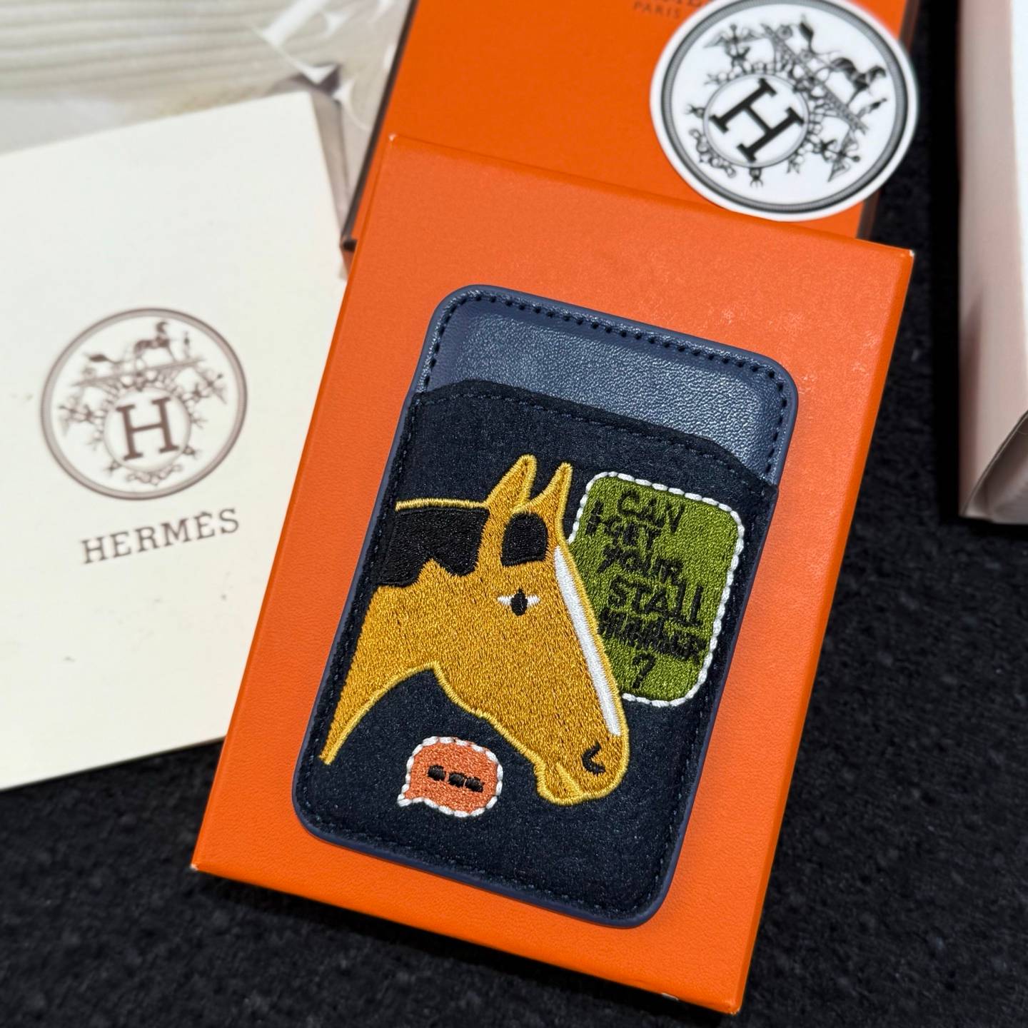 HERMES 愛馬仕 iPhone 18シリーズ対応 iPhoneケース スマホケース レディース ロゴ入り カード収納