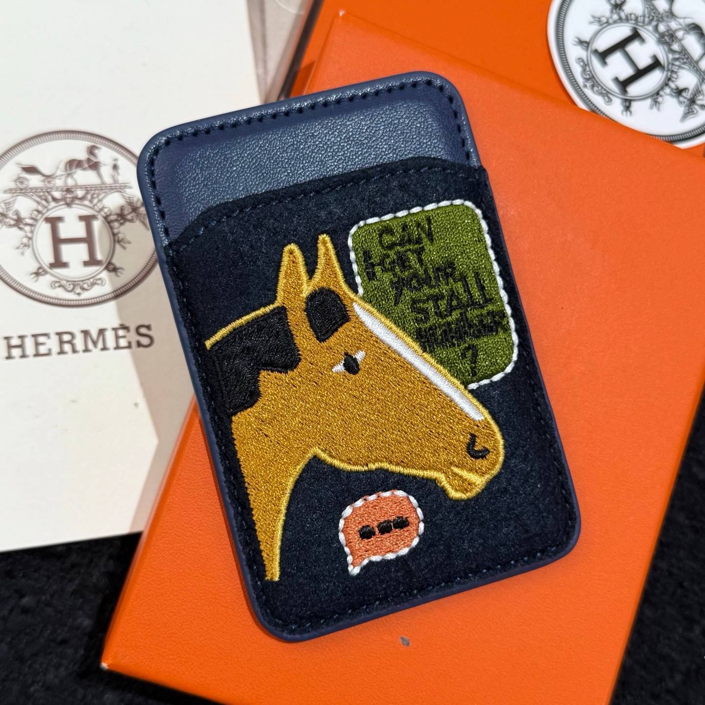 HERMES 愛馬仕 iPhone 18シリーズ対応 iPhoneケース スマホケース レディース ロゴ入り カード収納 - 画像 5
