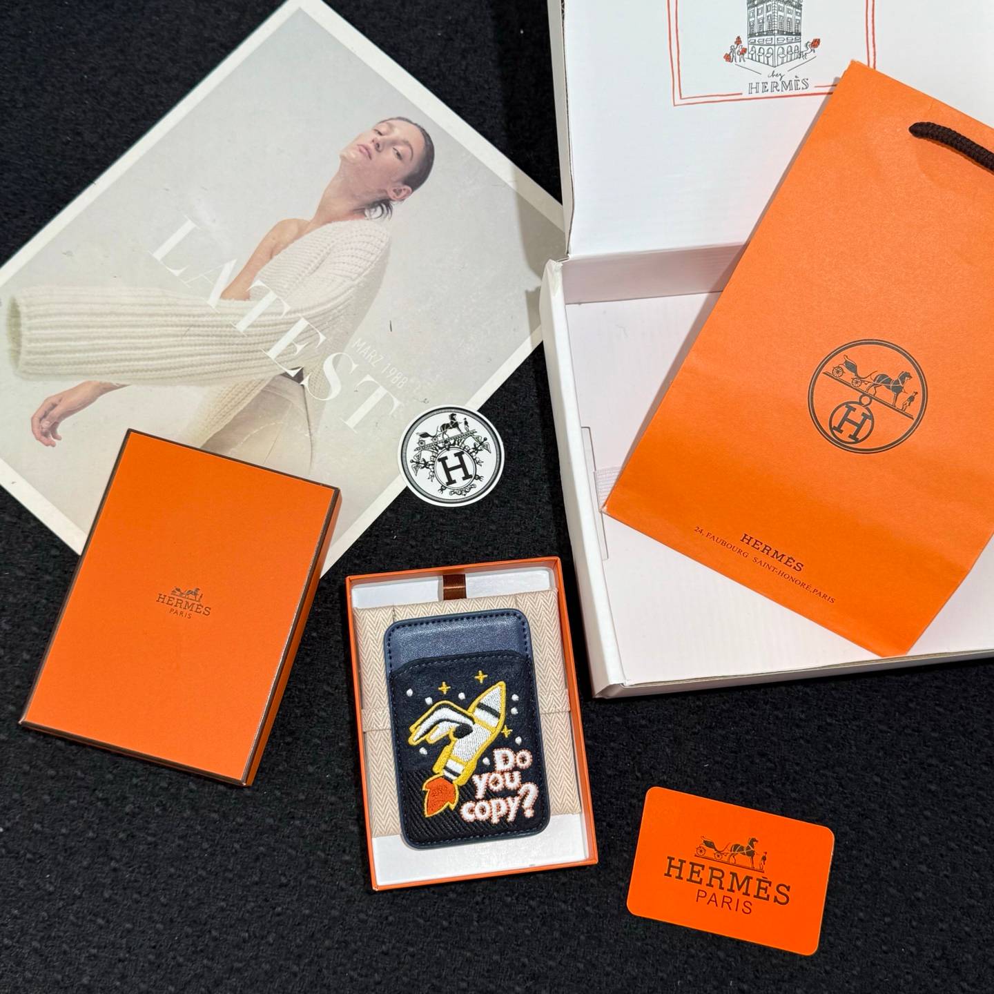 HERMES 愛馬仕 iPhone 18シリーズ対応 iPhoneケース スマホケース 全機種対応 レディース ロゴ入り カード収納 ブラック - 画像 2