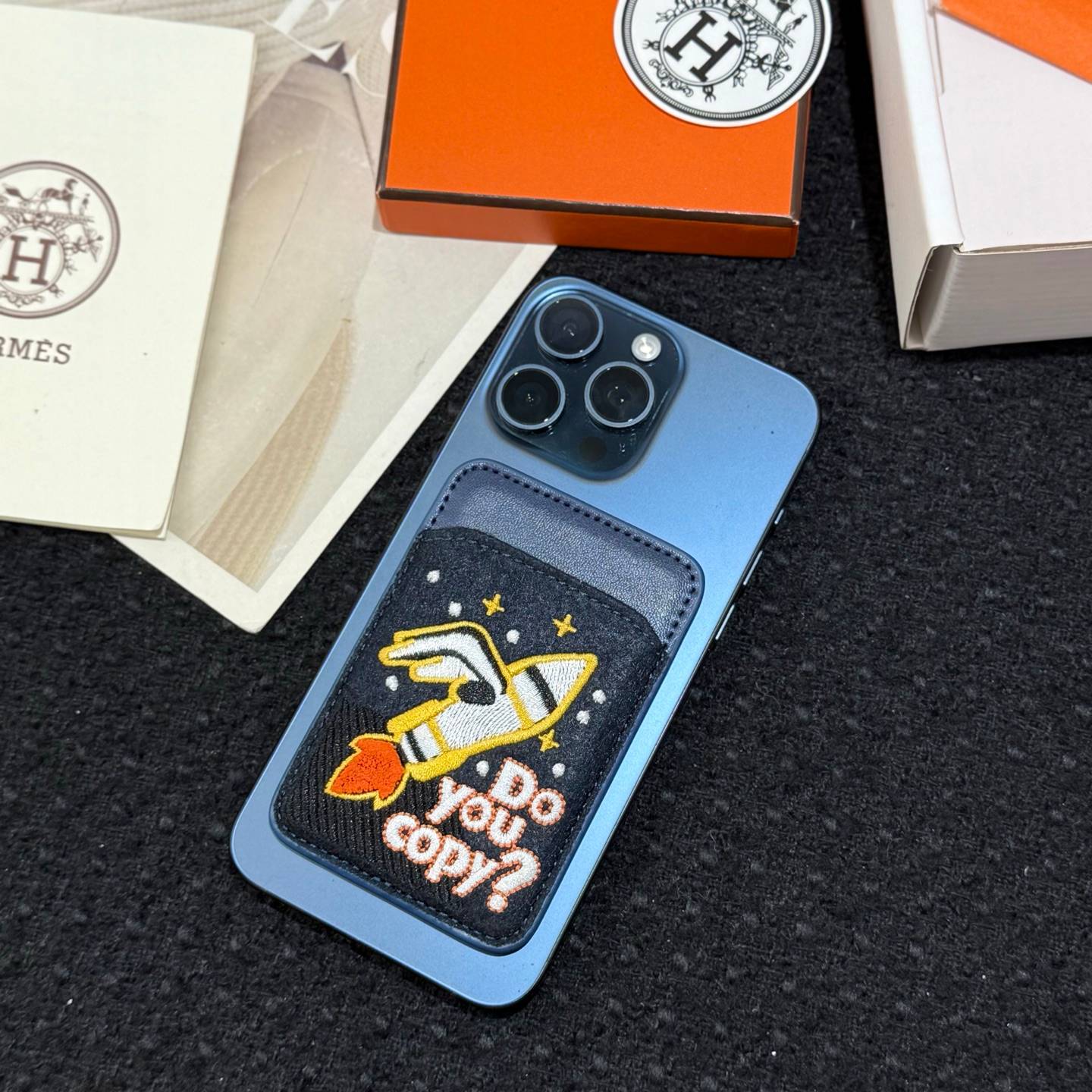 HERMES 愛馬仕 iPhone 18シリーズ対応 iPhoneケース スマホケース 全機種対応 レディース ロゴ入り カード収納 ブラック - 画像 4