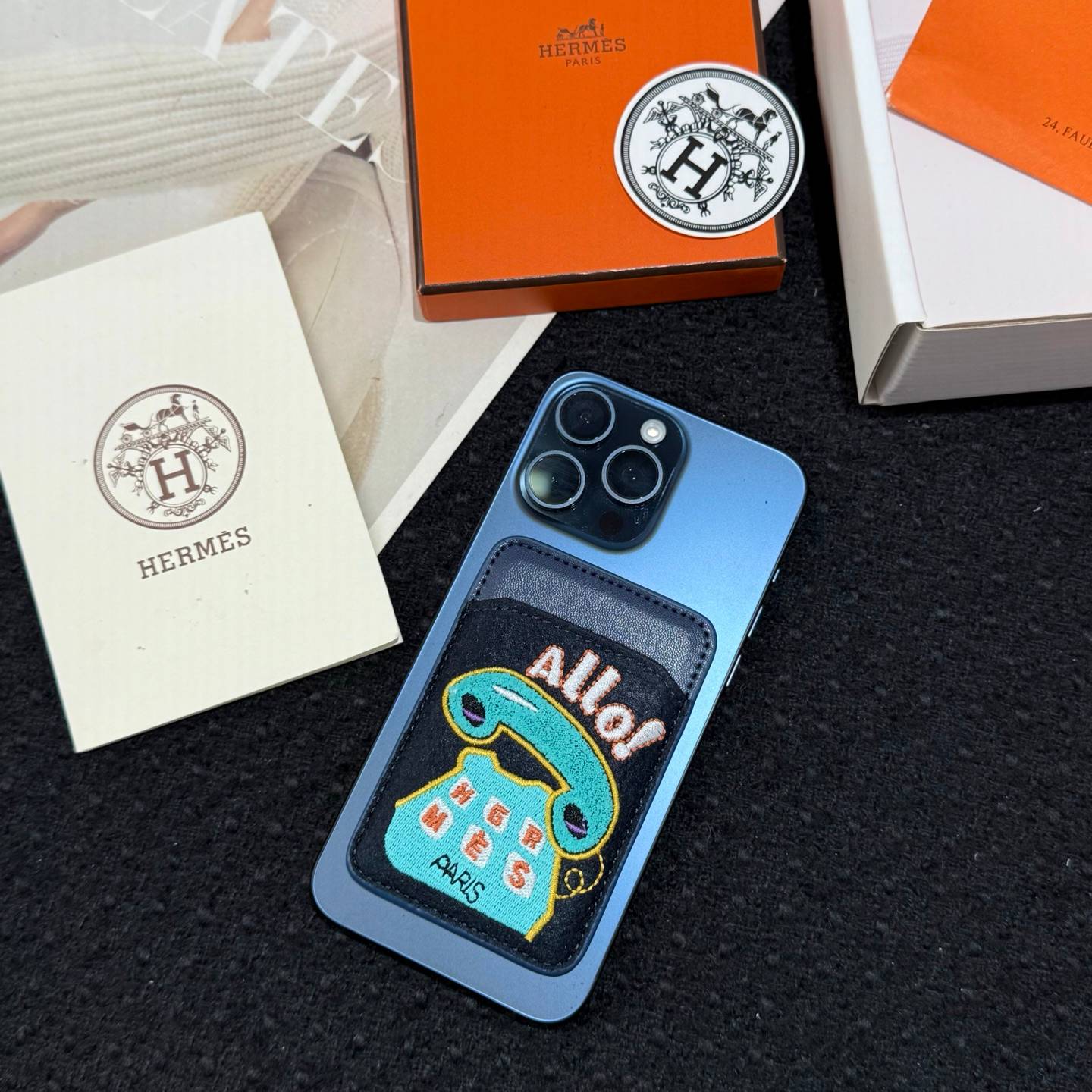 HERMES 愛馬仕 iPhone 18シリーズ対応 iPhoneケース スマホケース レディース ロゴ入り カード収納 ブラック - 画像 3