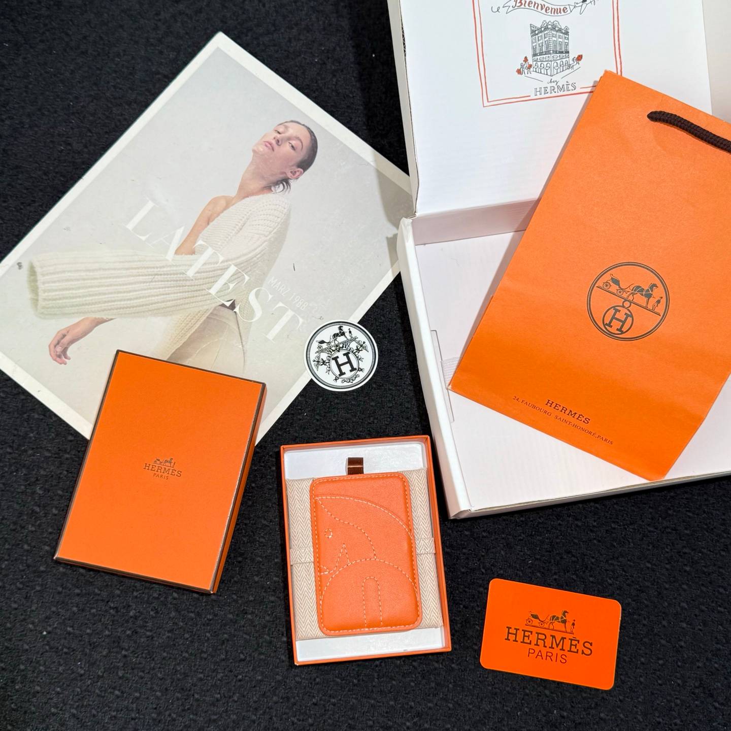 HERMES 愛馬仕 iPhone 18シリーズ対応 iPhoneケース スマホケース 全機種対応 レディース 駿馬 マグネット オレンジ - 画像 2