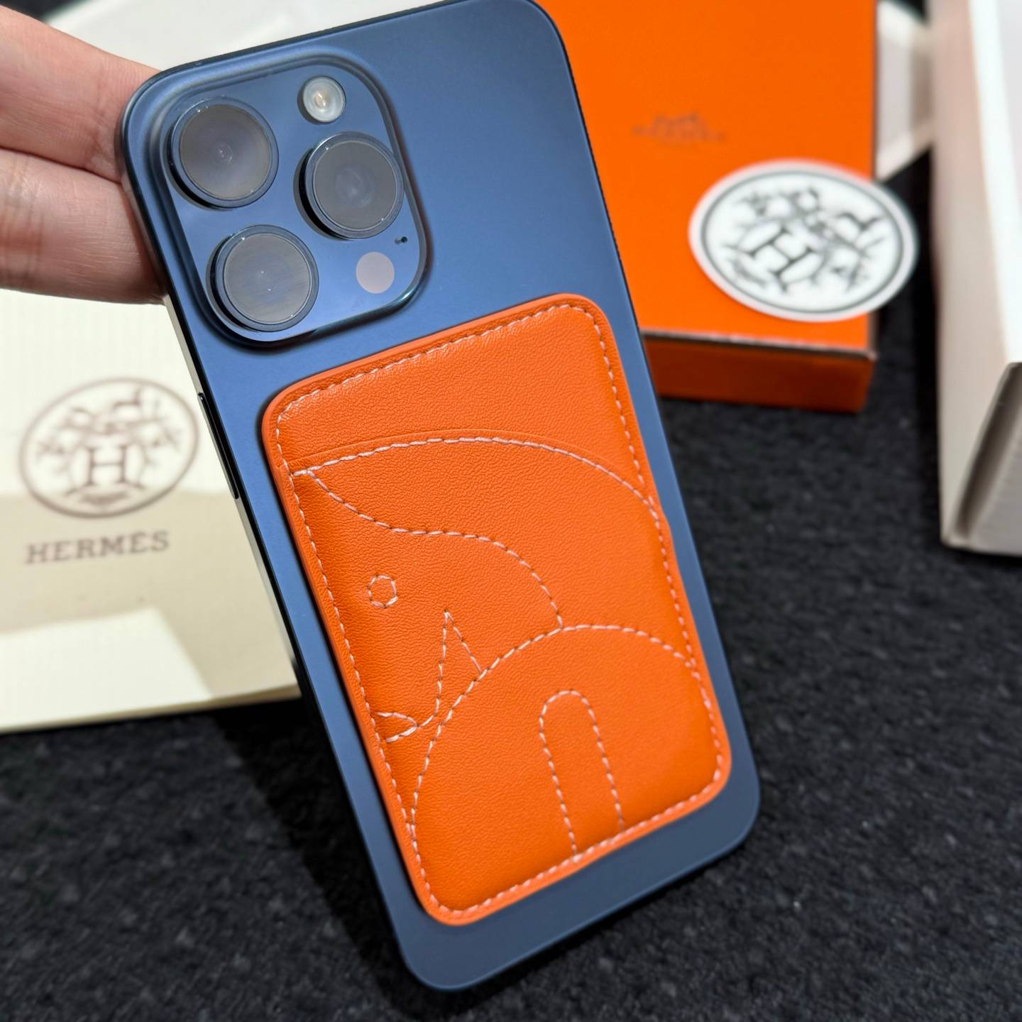 HERMES 愛馬仕 iPhone 18シリーズ対応 iPhoneケース スマホケース 全機種対応 レディース 駿馬 マグネット オレンジ - 画像 4