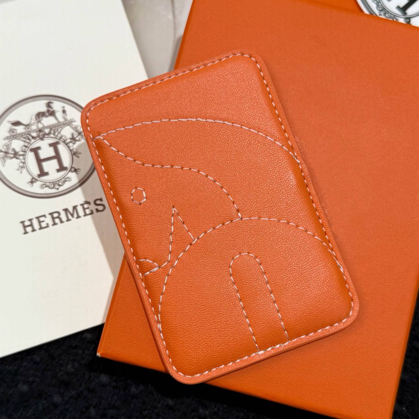 HERMES 愛馬仕 iPhone 18シリーズ対応 iPhoneケース スマホケース 全機種対応 レディース 駿馬 マグネット オレンジ - 画像 6