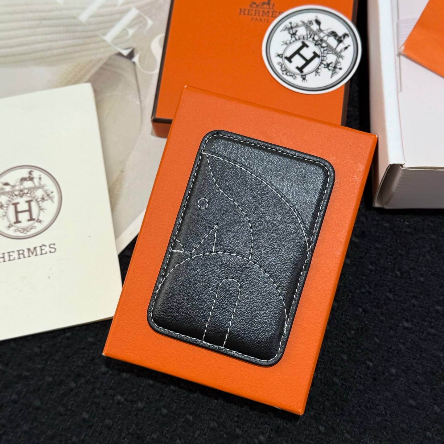 HERMES 愛馬仕 iPhone 18シリーズ対応 iPhoneケース スマホケース レディース マグサフ カード収納 ブラック