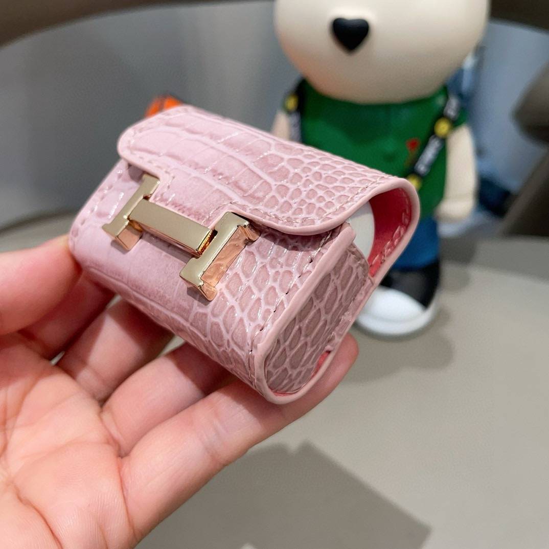 HERMES ヘルメス iPhoneケース スマホケース iPhone 18シリーズ対応 レディース 鳄魚皮紋 ロゴ付き ミニバッグ - 画像 7