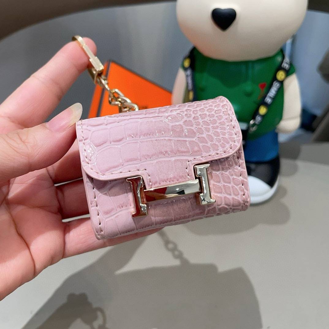 HERMES ヘルメス iPhoneケース スマホケース iPhone 18シリーズ対応 レディース 鳄魚皮紋 ロゴ付き ミニバッグ - 画像 8