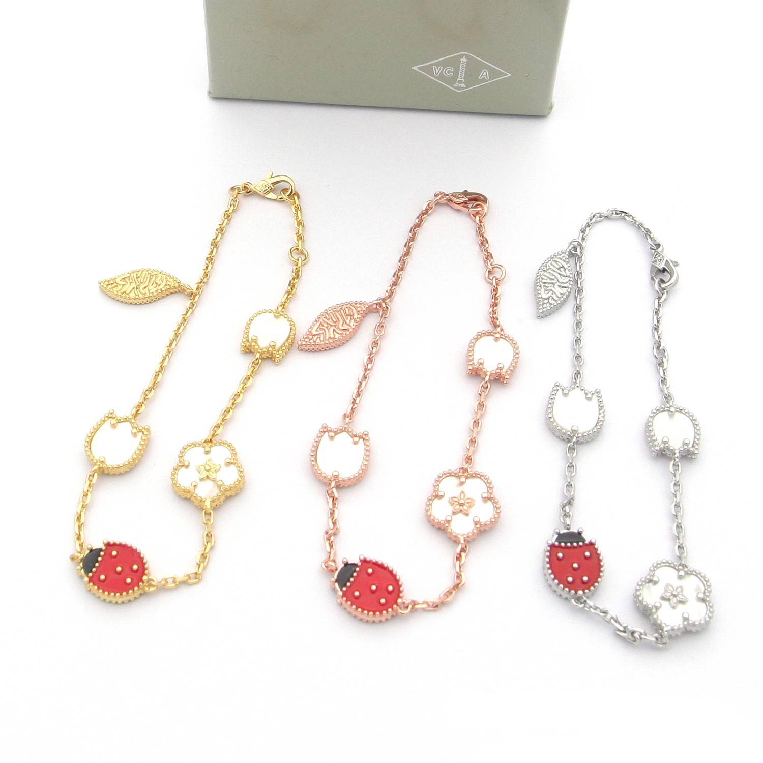 Van Cleef Arpels ヴァン クリーフアーペル レディース ブレスレット マジック アルハンブラ モチーフブレスレット 上品なアクセサリー ゴールド - 画像 6