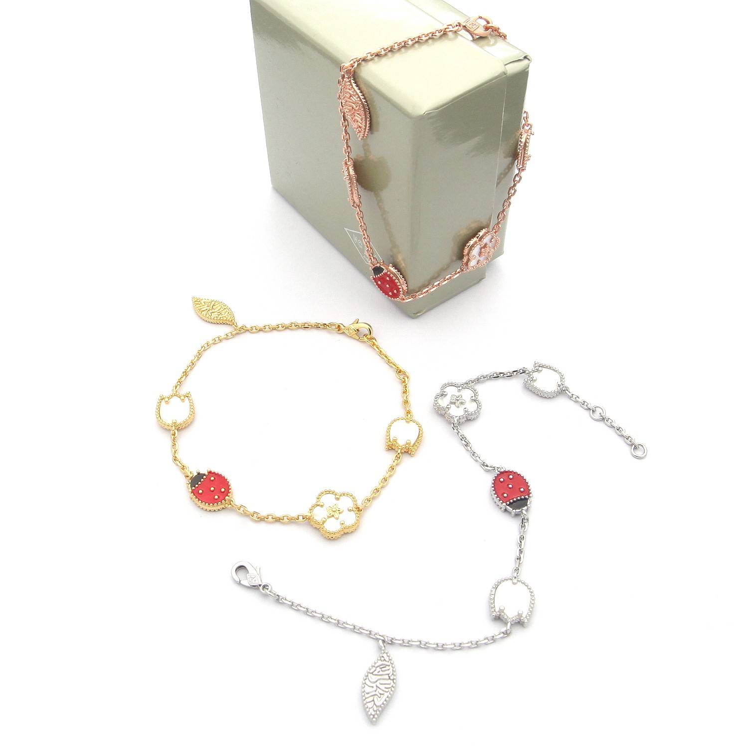 Van Cleef Arpels ヴァン クリーフアーペル レディース ブレスレット マジック アルハンブラ モチーフブレスレット 上品なアクセサリー ゴールド - 画像 7